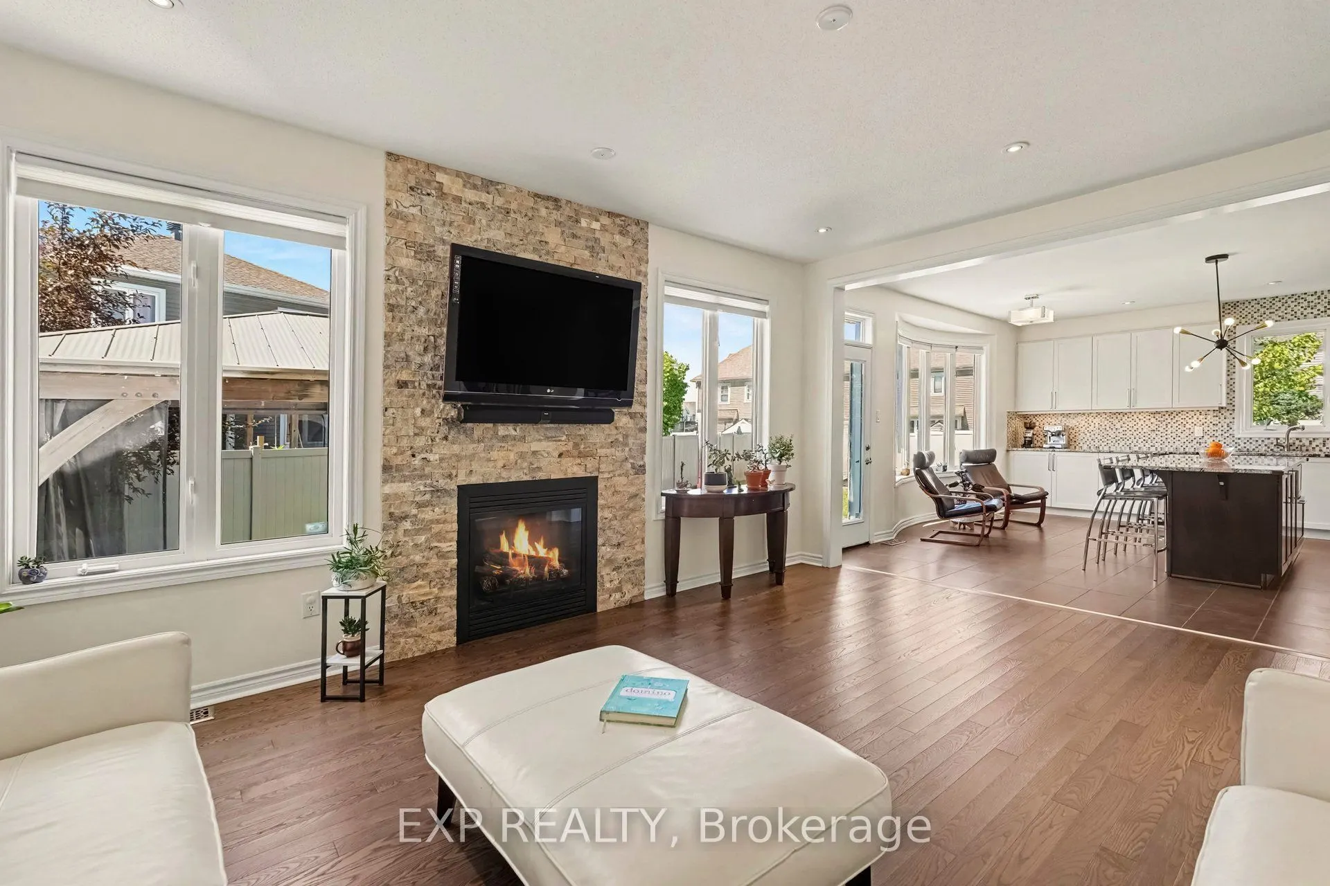 39 Pondhawk Way