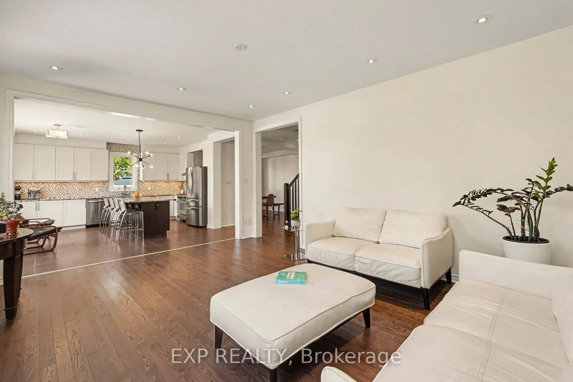 39 Pondhawk Way