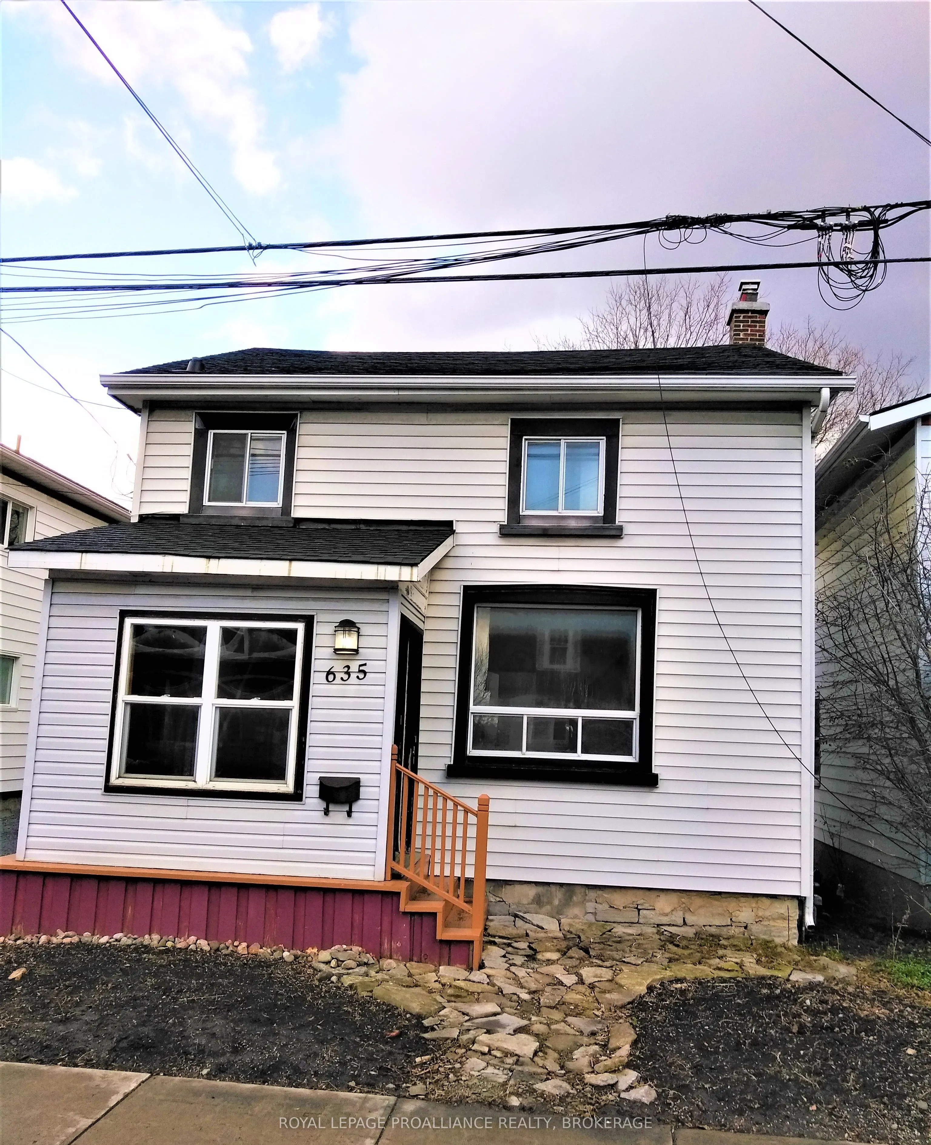 635 Victoria Street