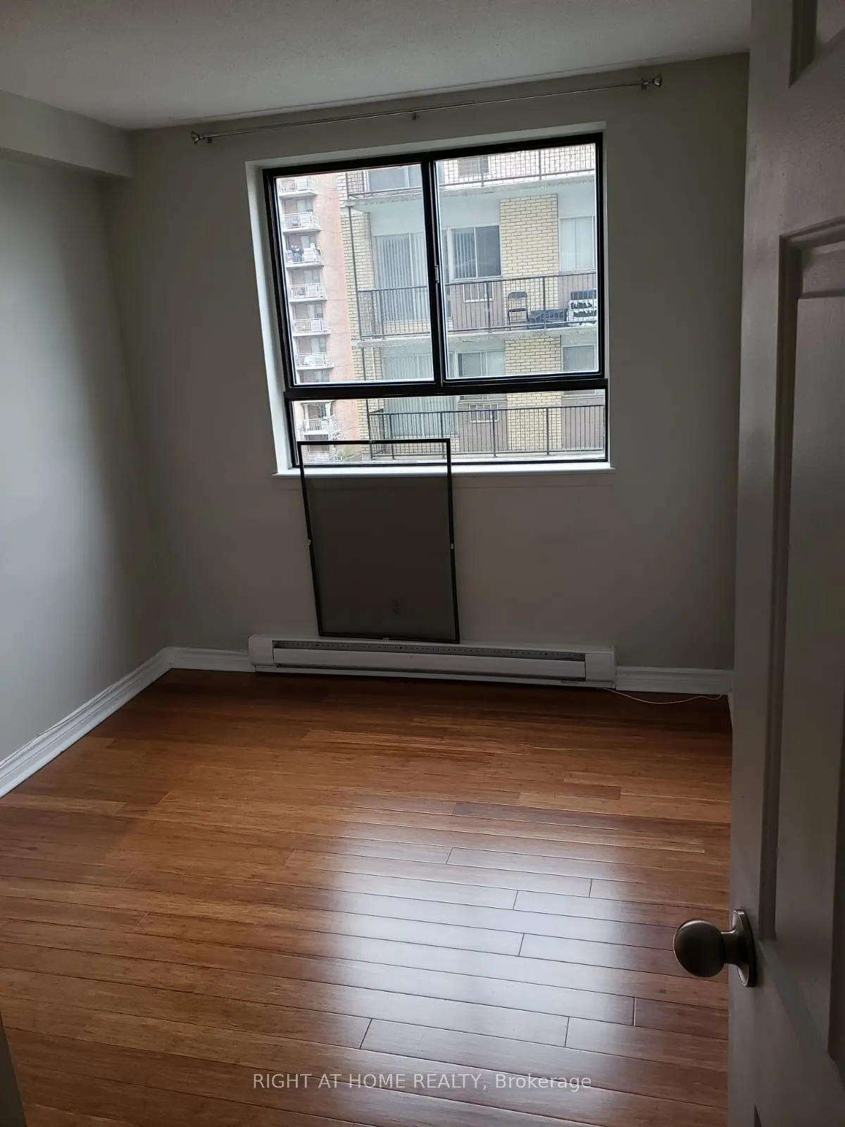 470 Laurier Avenue W #706