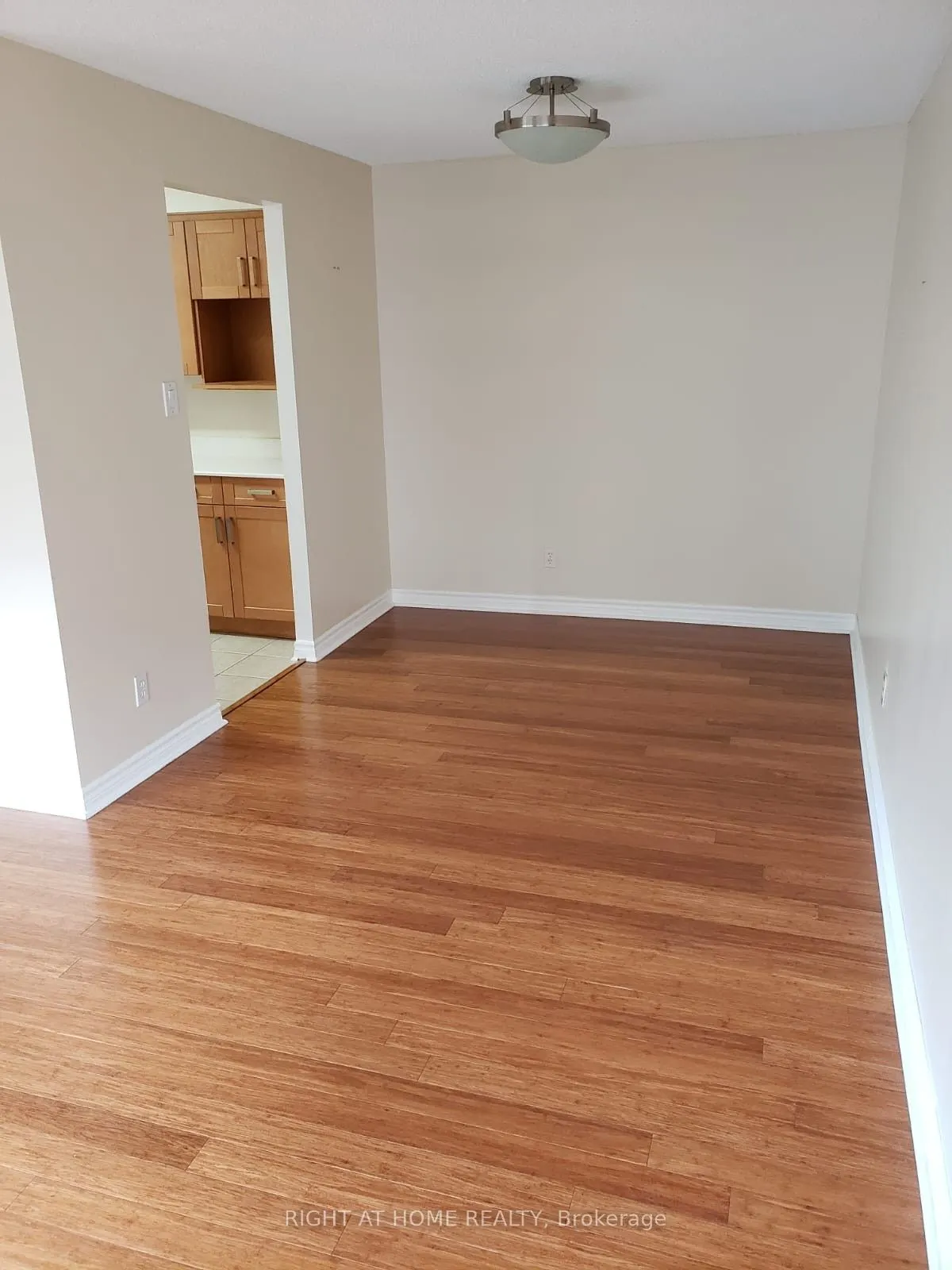 470 Laurier Avenue W #706