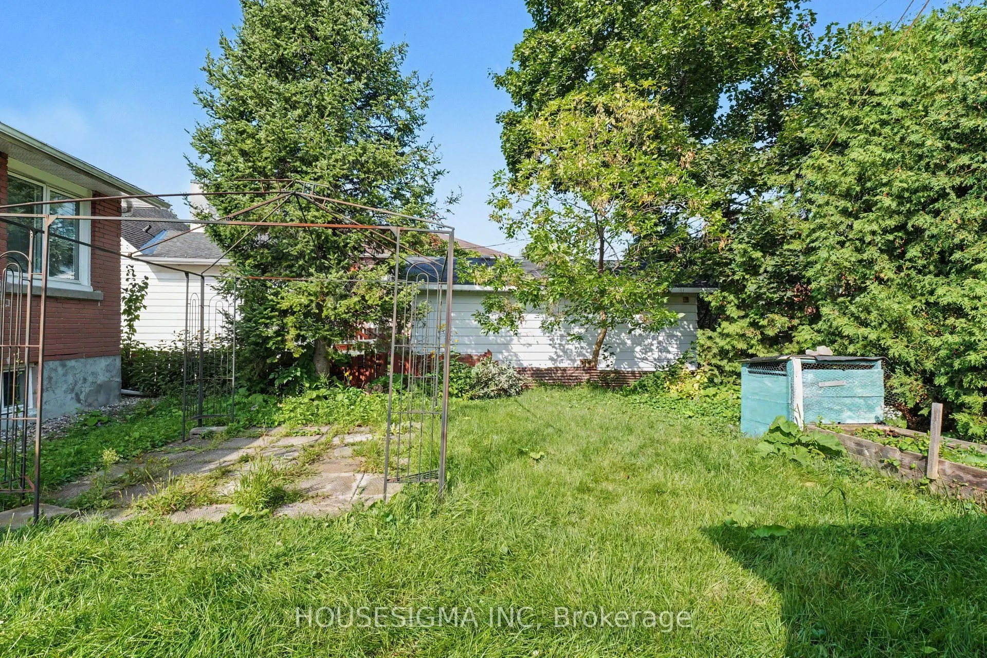 1047 Richard Avenue