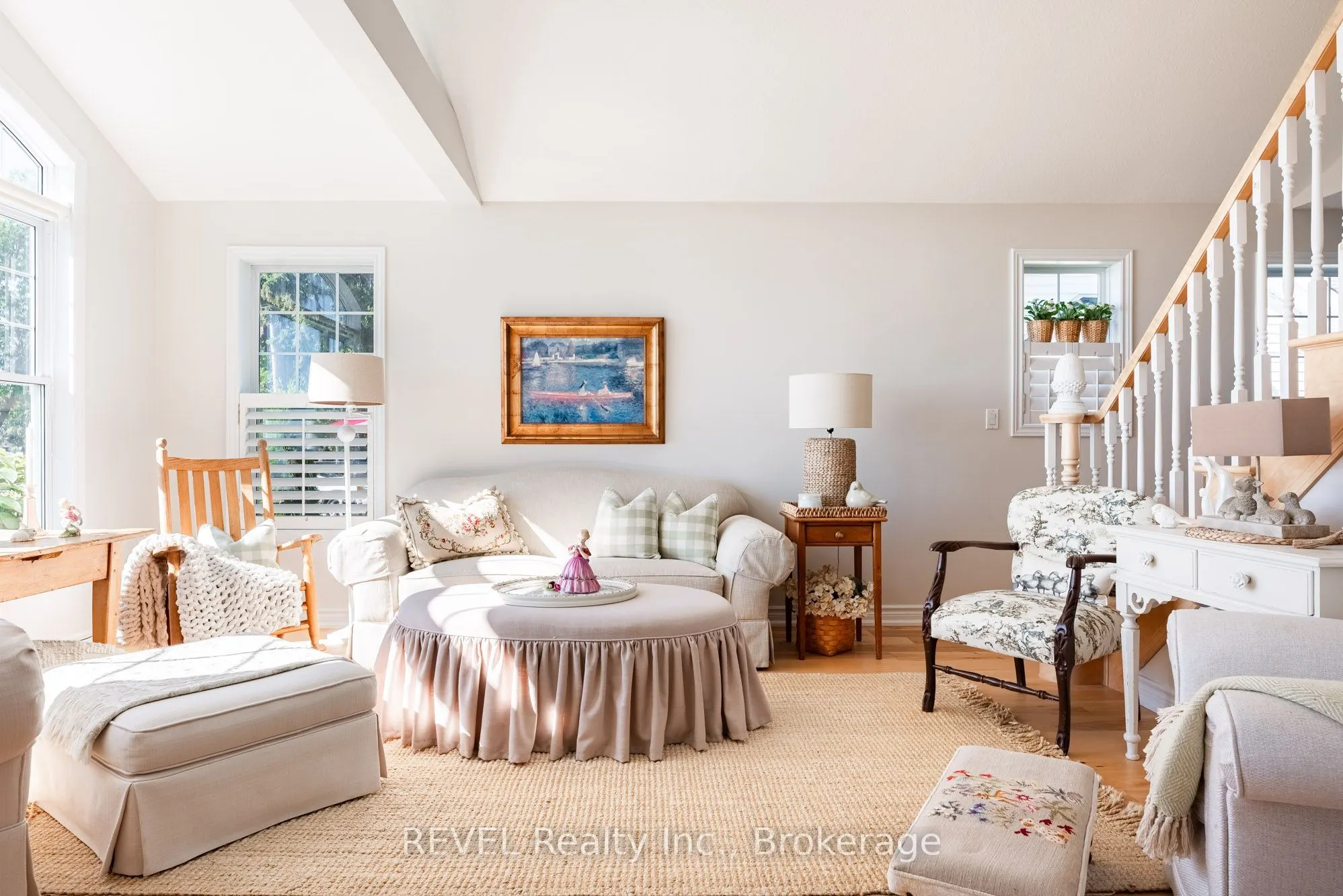 177 Lakeshore Road W