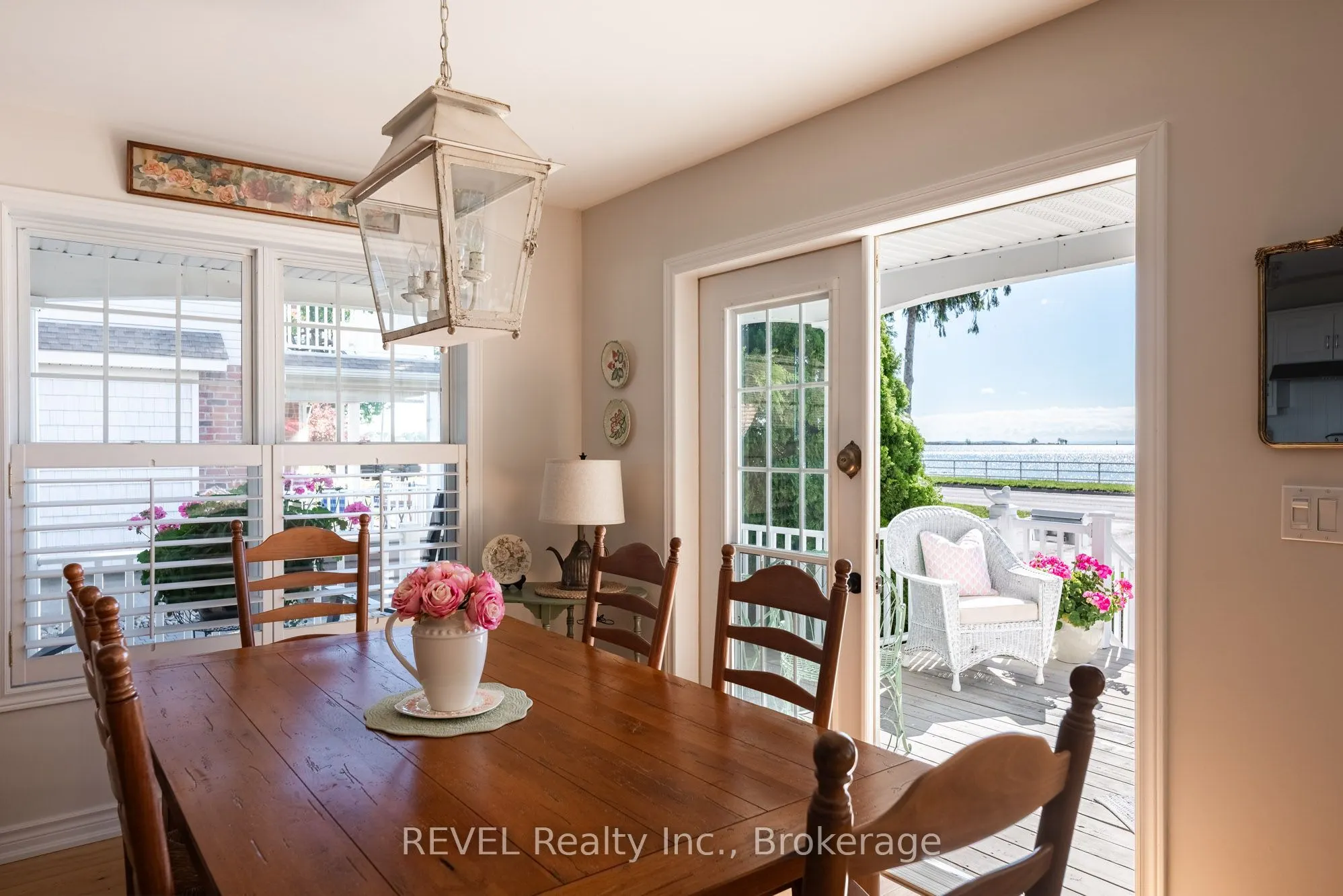 177 Lakeshore Road W