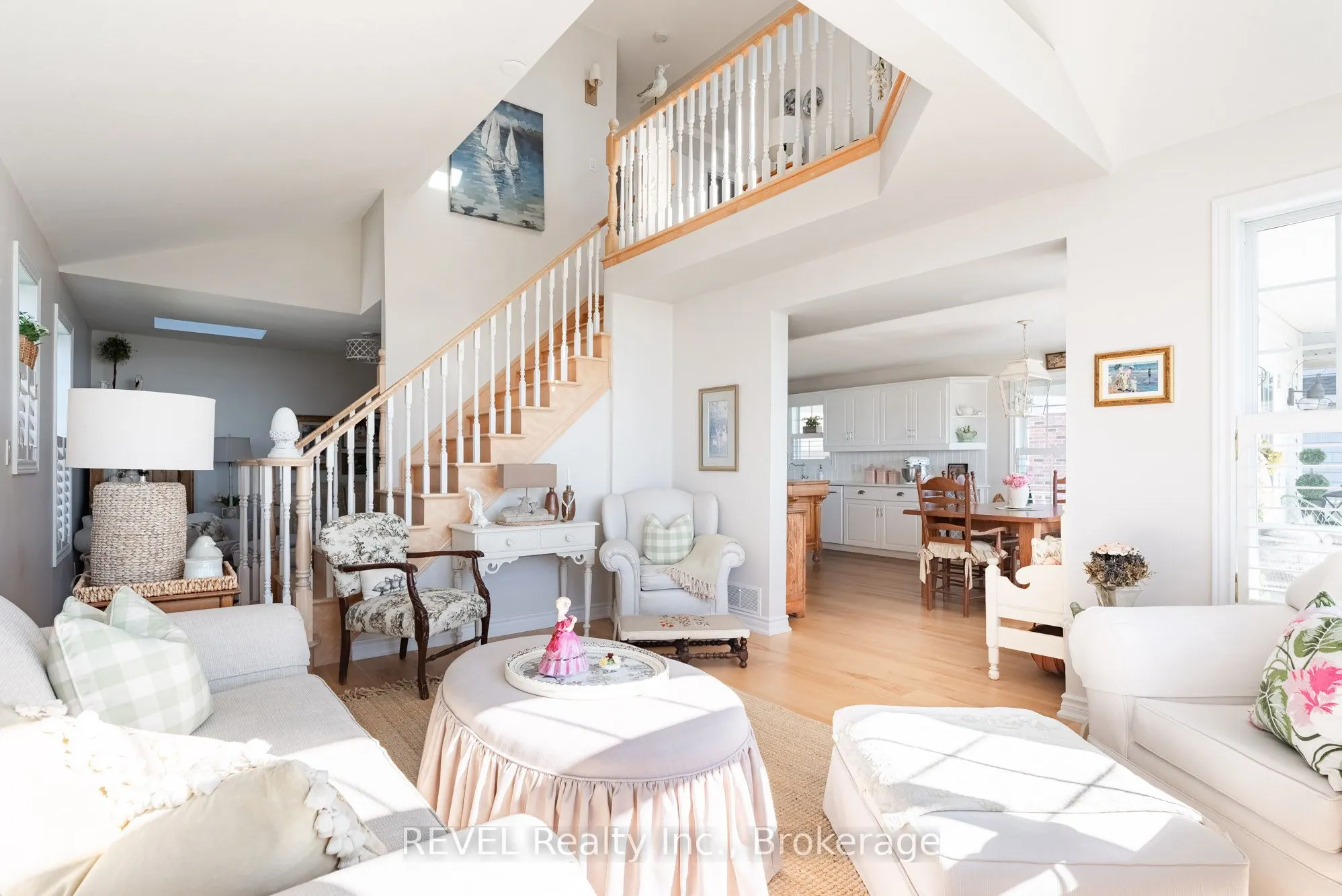 177 Lakeshore Road W
