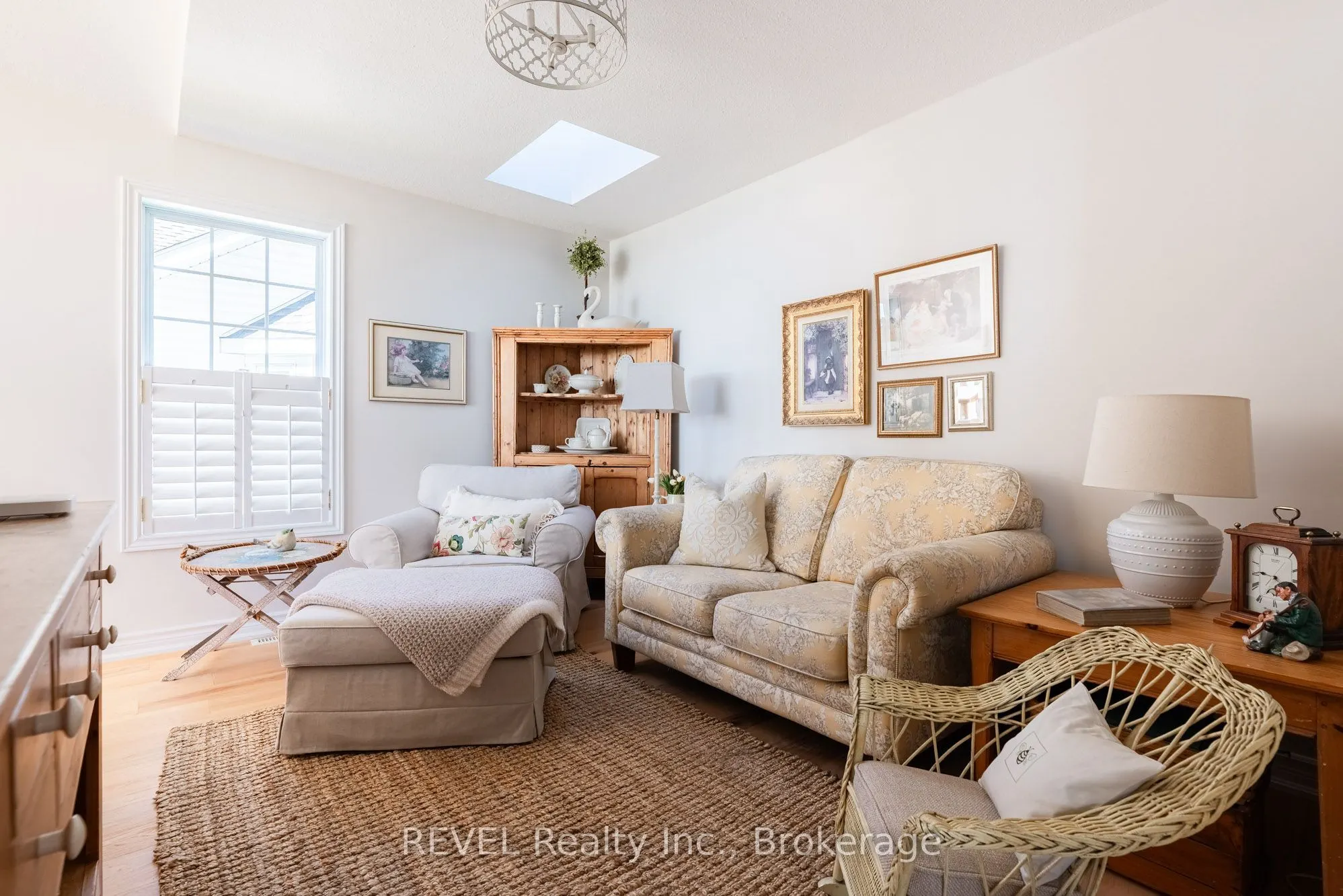 177 Lakeshore Road W