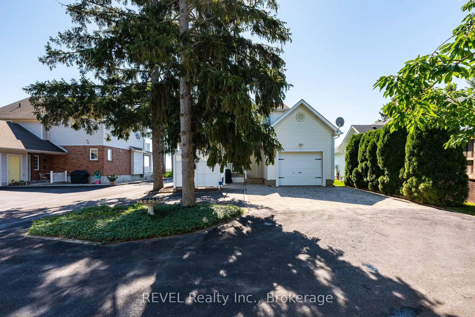 177 Lakeshore Road W
