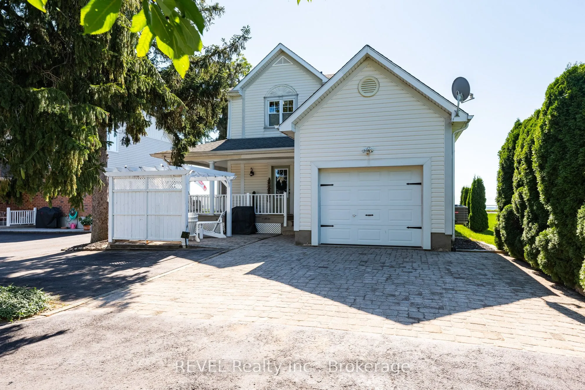 177 Lakeshore Road W