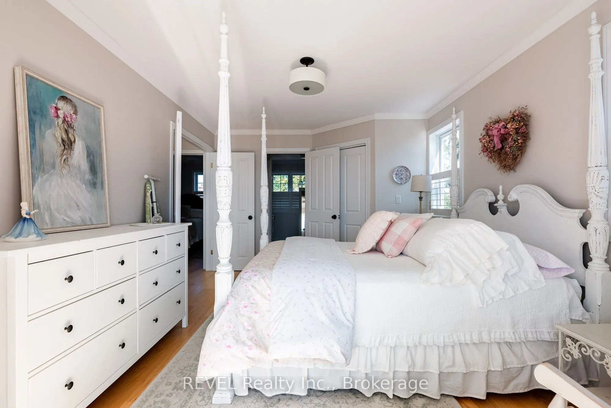 177 Lakeshore Road W