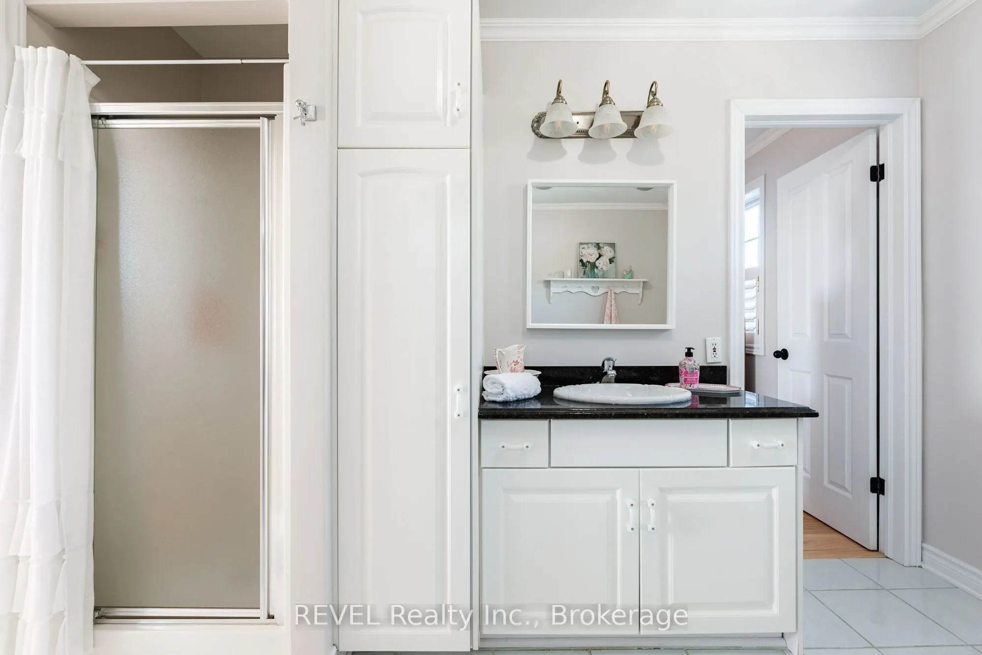 177 Lakeshore Road W