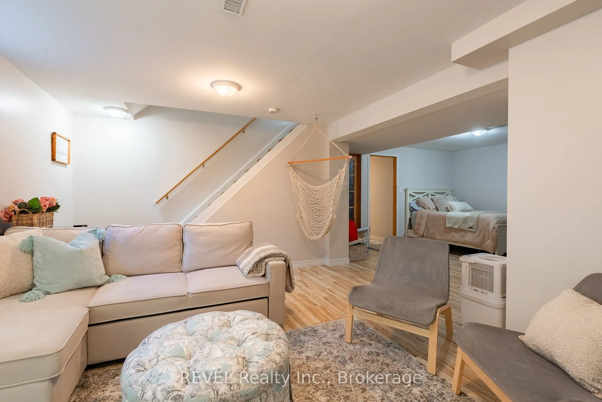 177 Lakeshore Road W