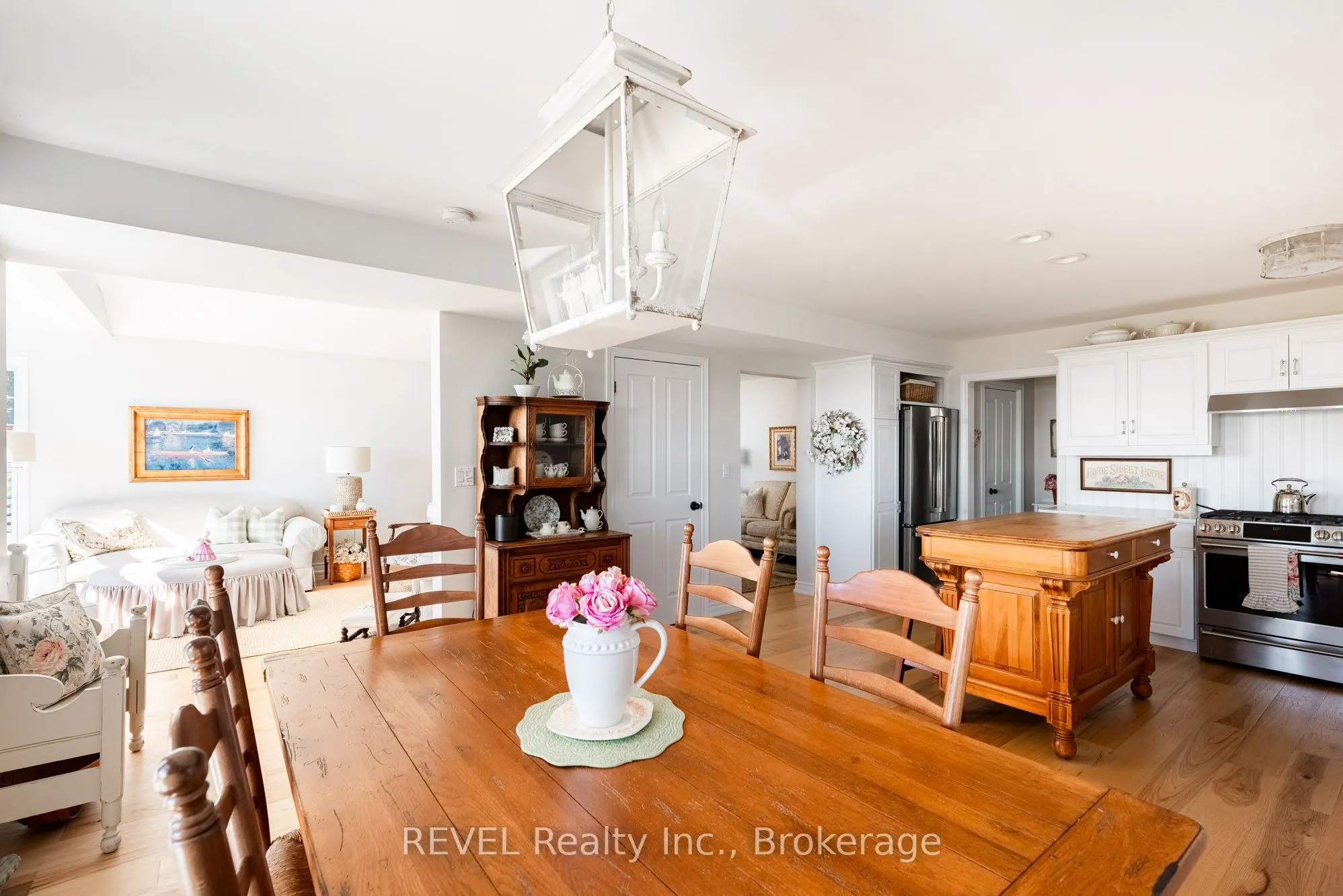 177 Lakeshore Road W