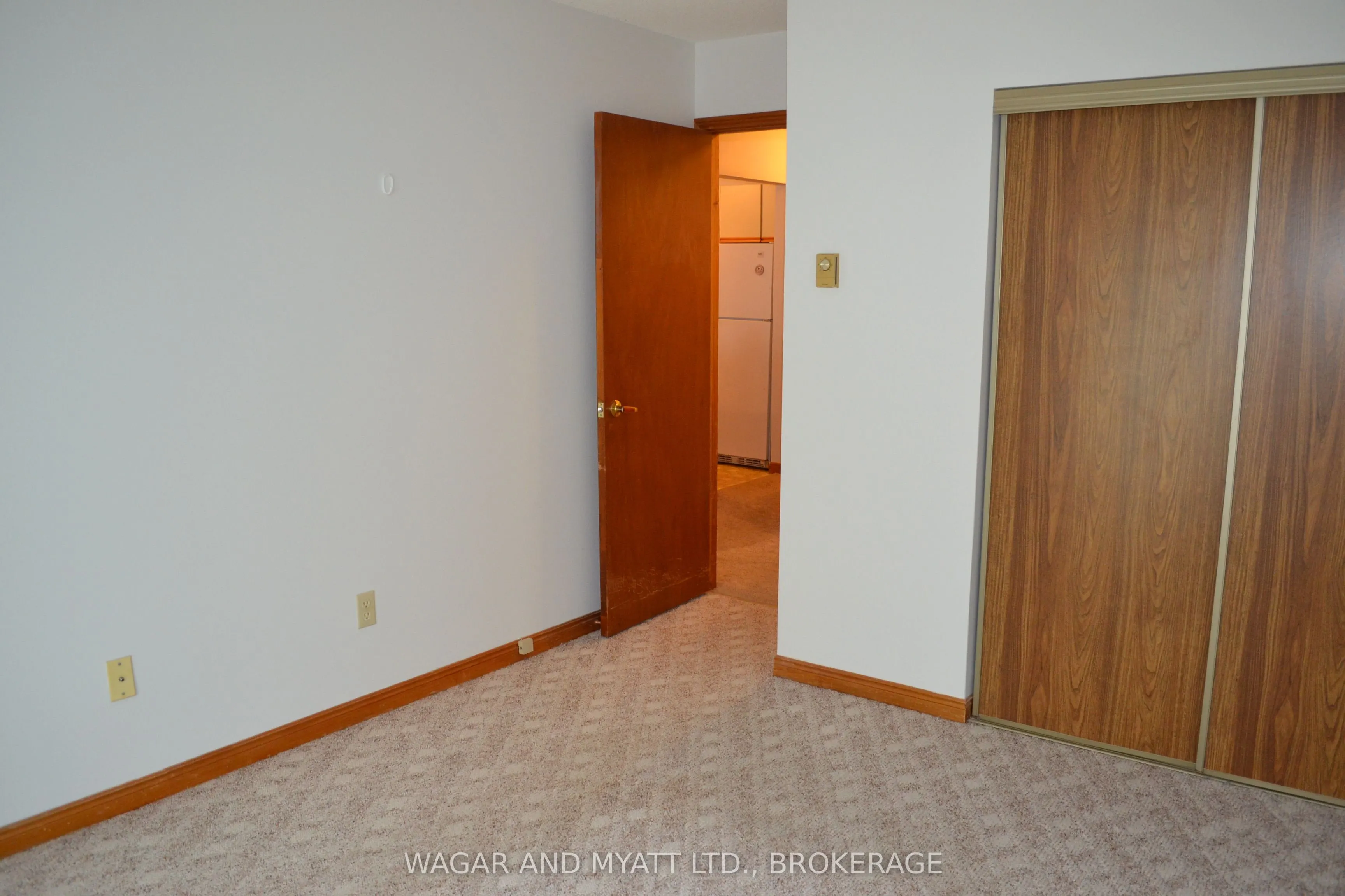 9 Centre Street S #305