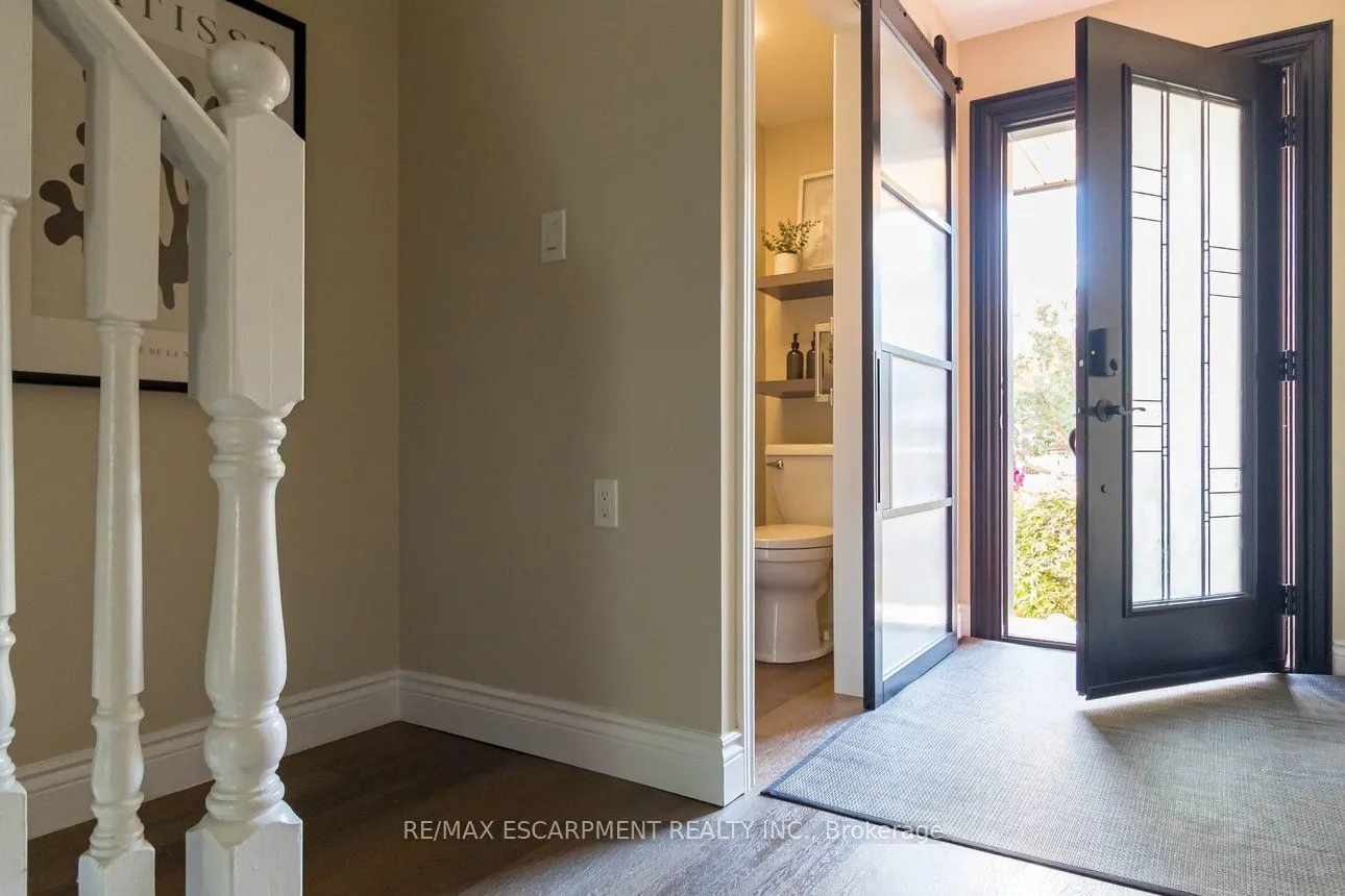 336 Jackson Street W