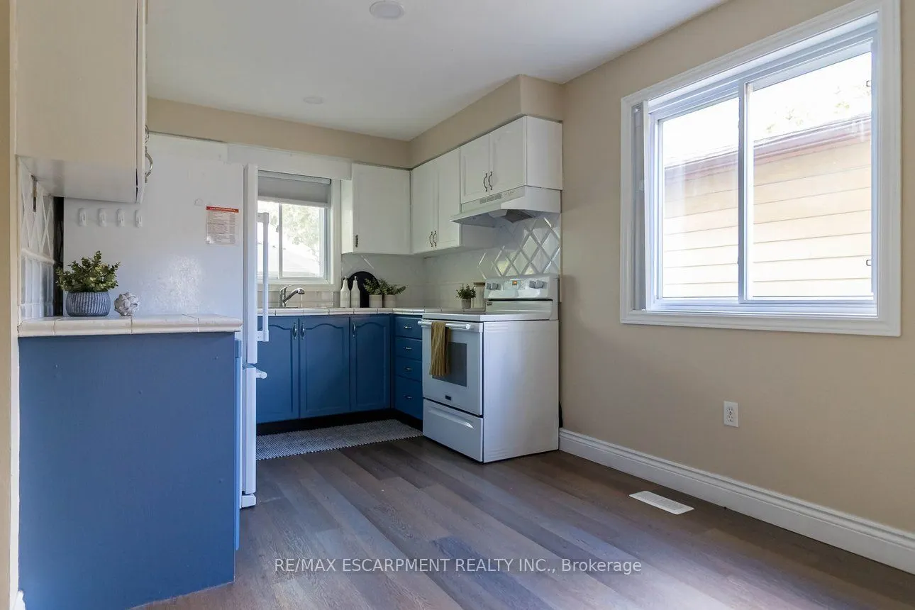 336 Jackson Street W