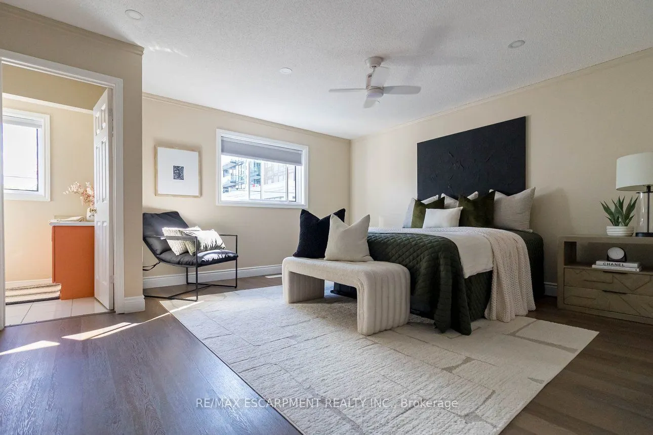 336 Jackson Street W