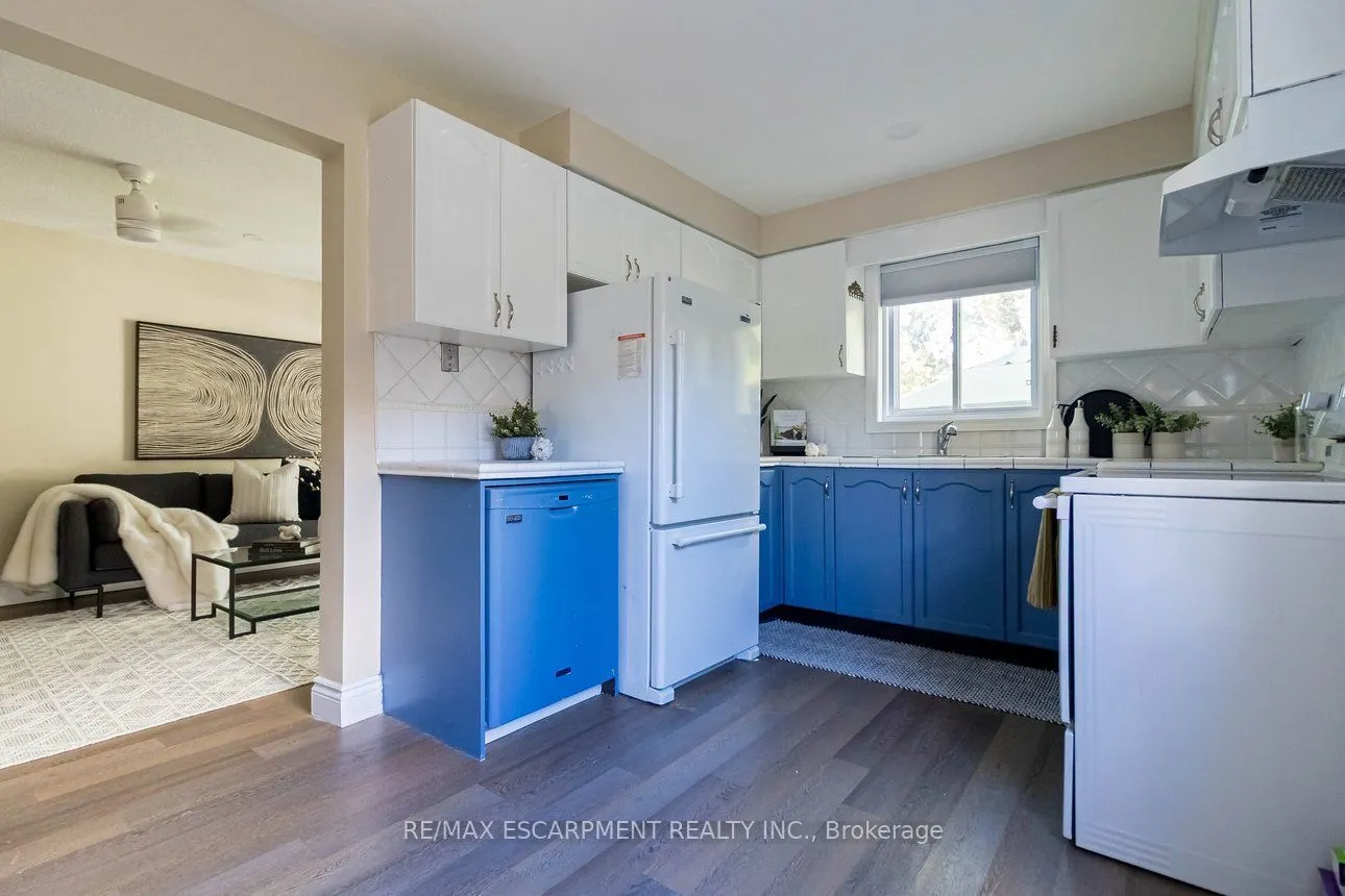 336 Jackson Street W