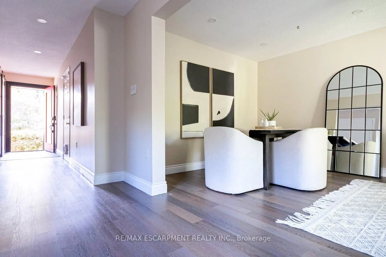 336 Jackson Street W
