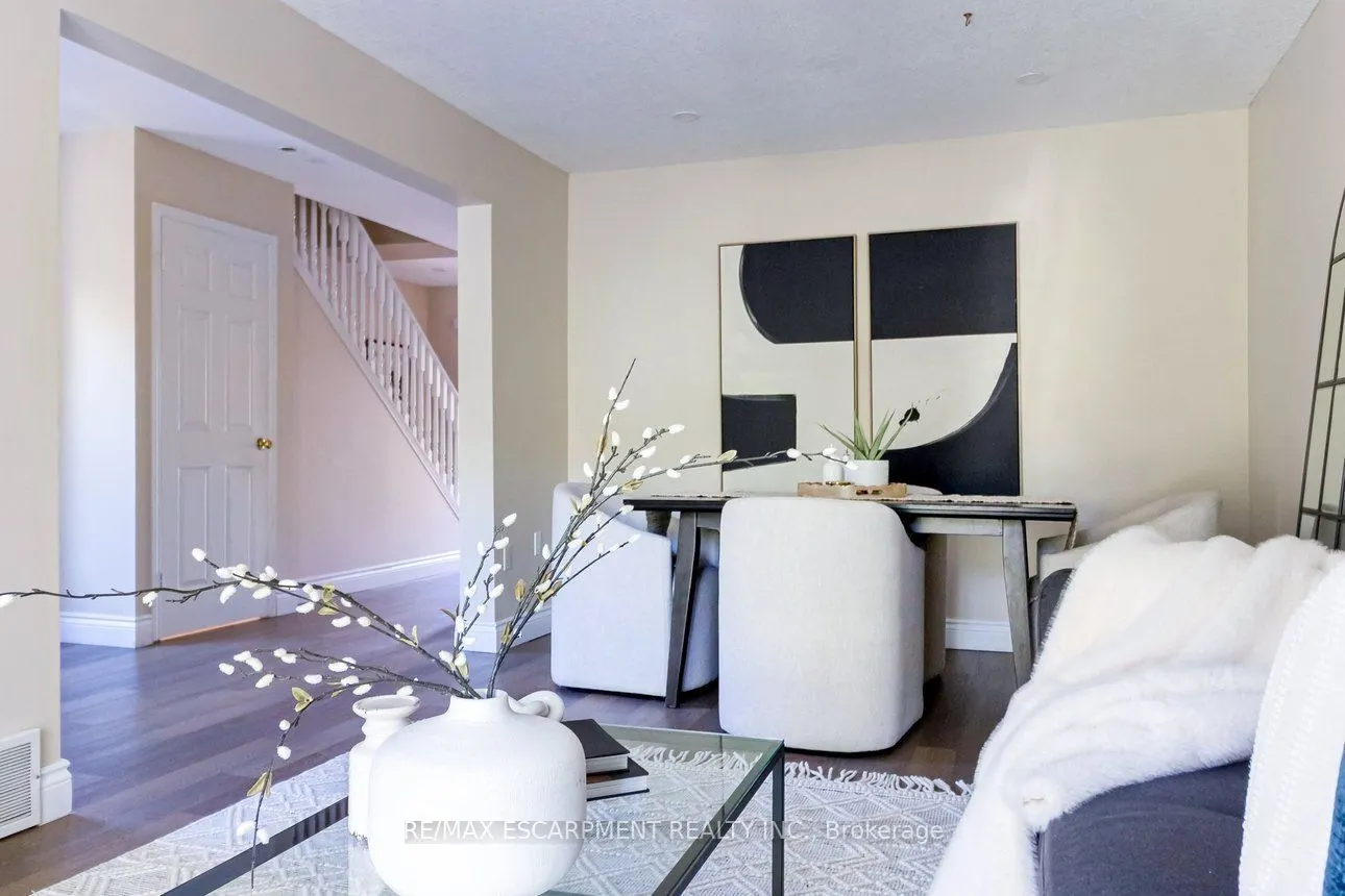 336 Jackson Street W