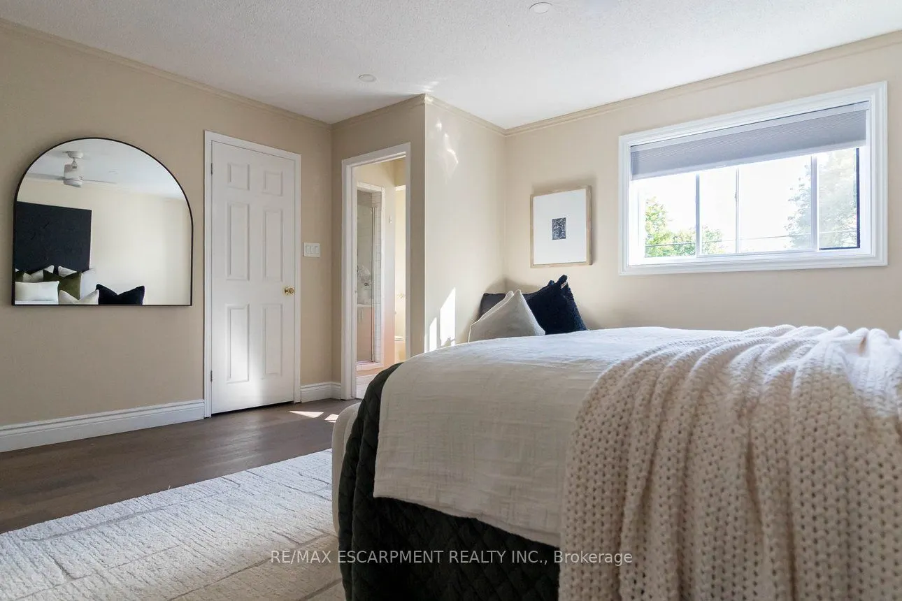 336 Jackson Street W