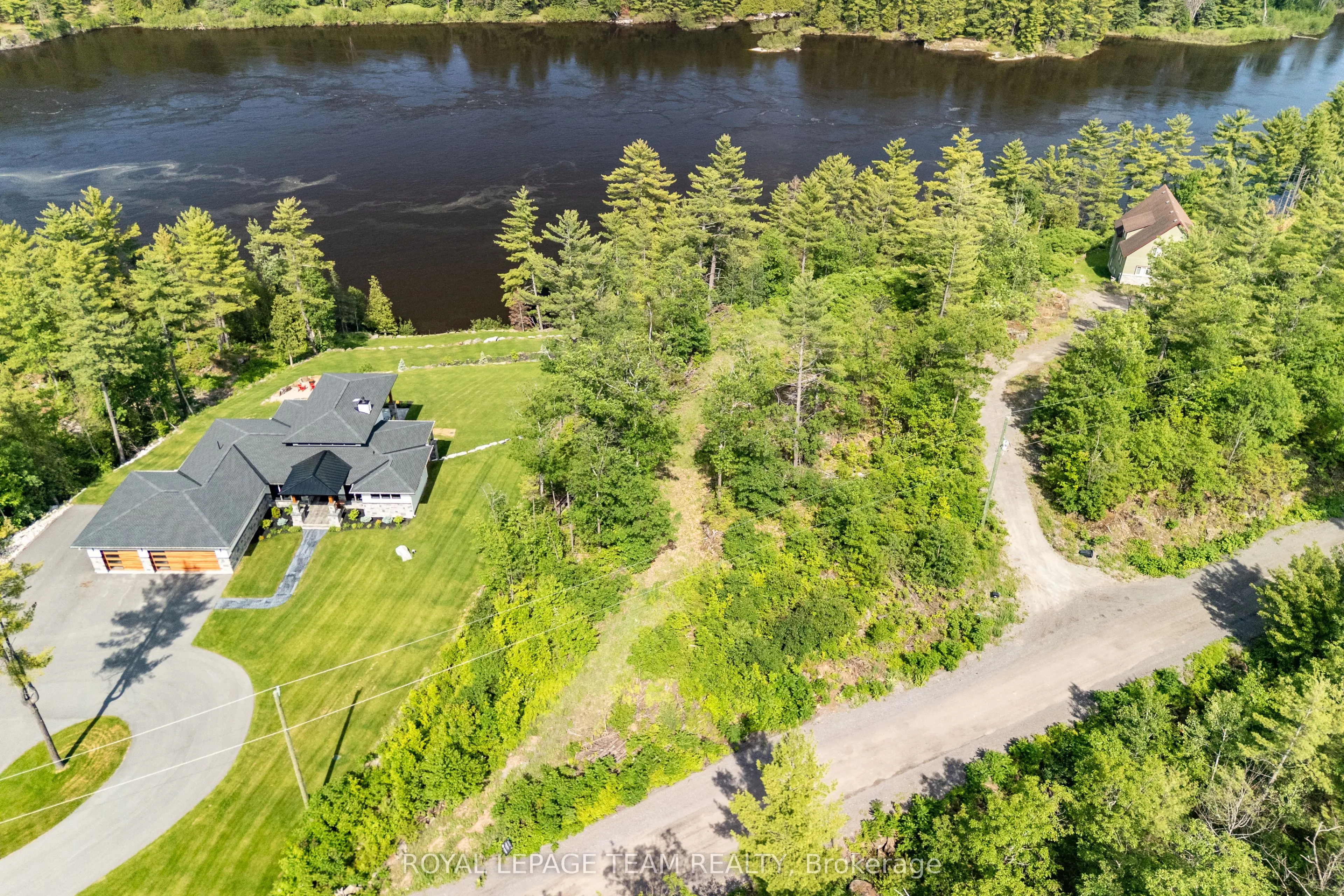 77 Carriage Landing Drive