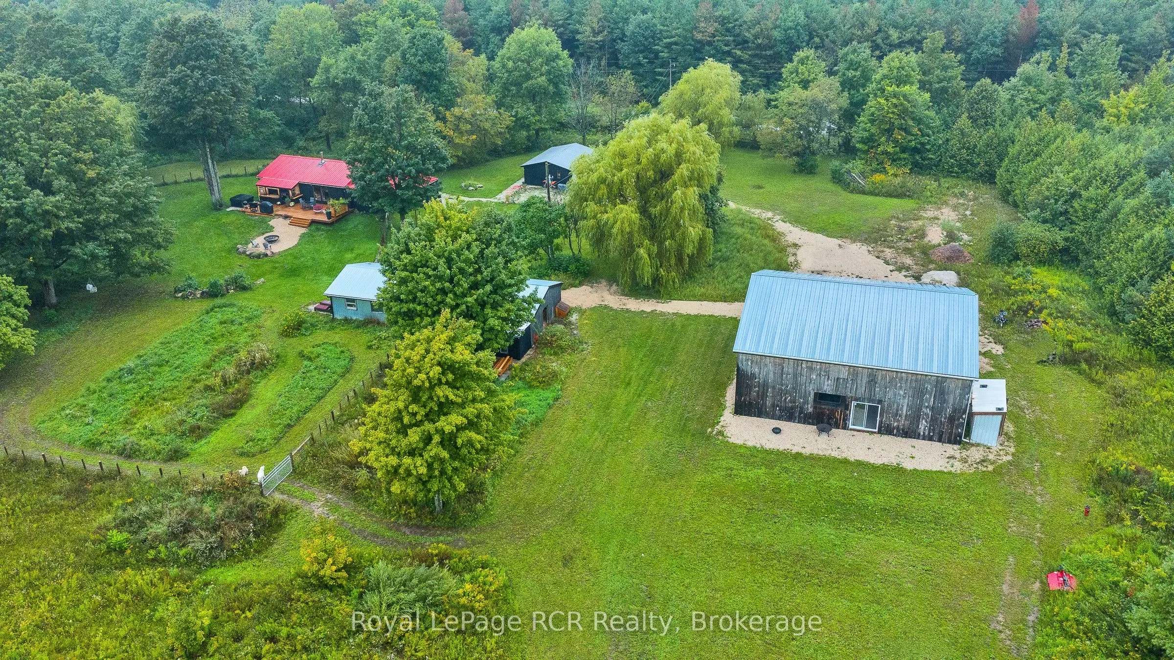 585216 Sideroad 10A