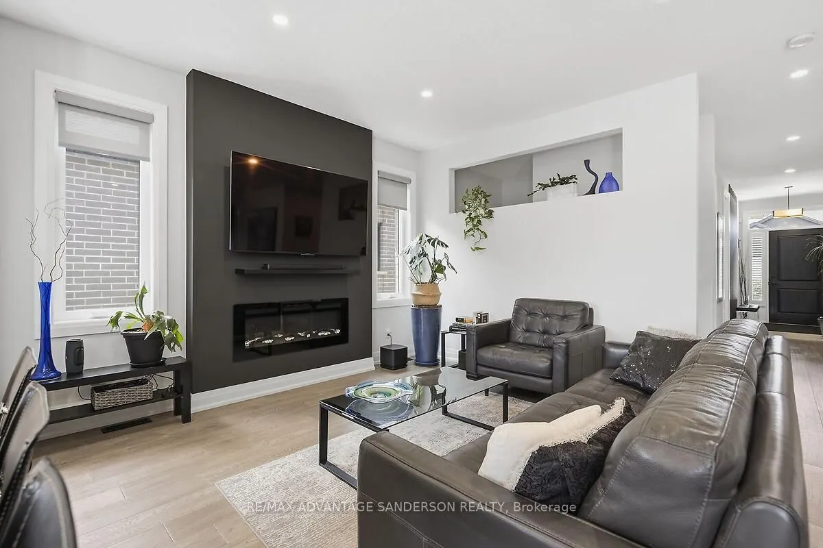 383 Daventry Way #26