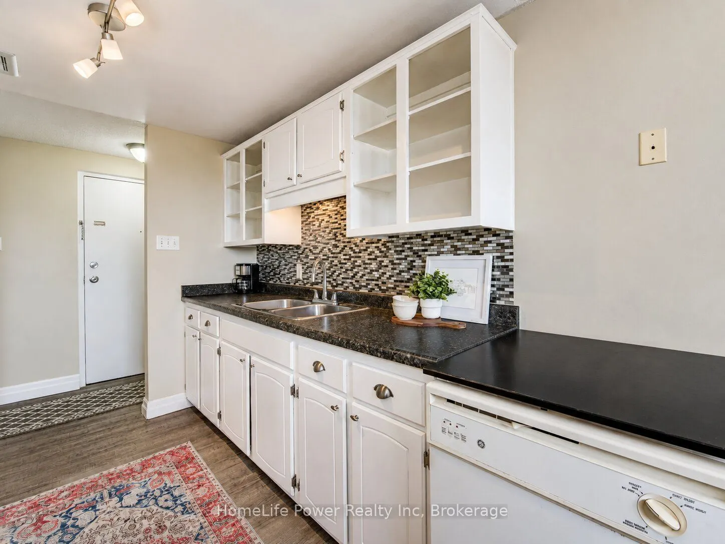 4 Avalon Place #303