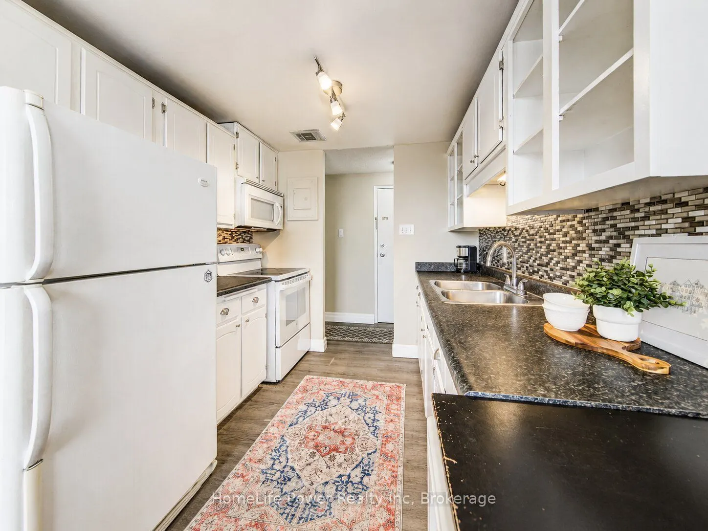 4 Avalon Place #303