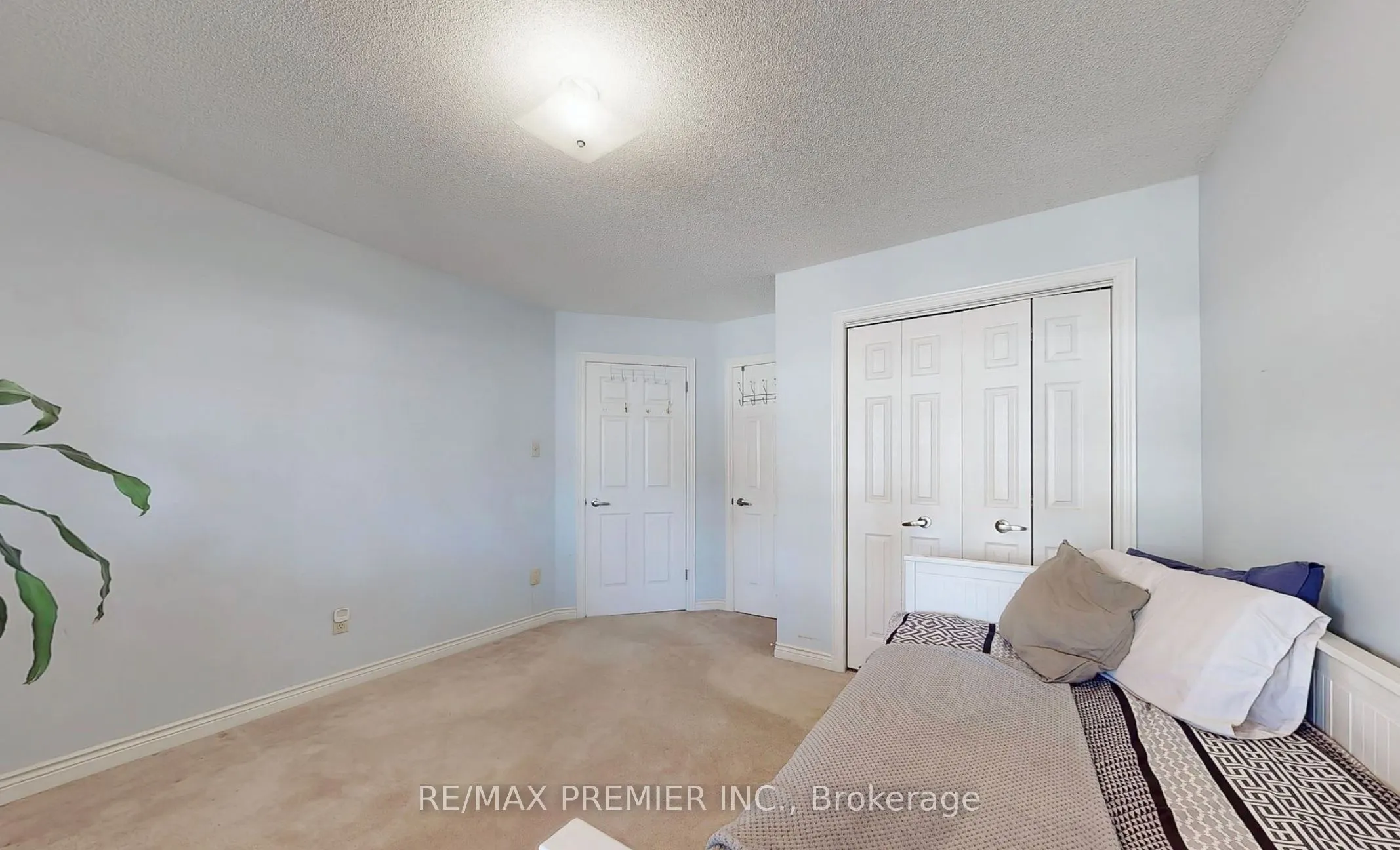 9 Wentworth Drive #13