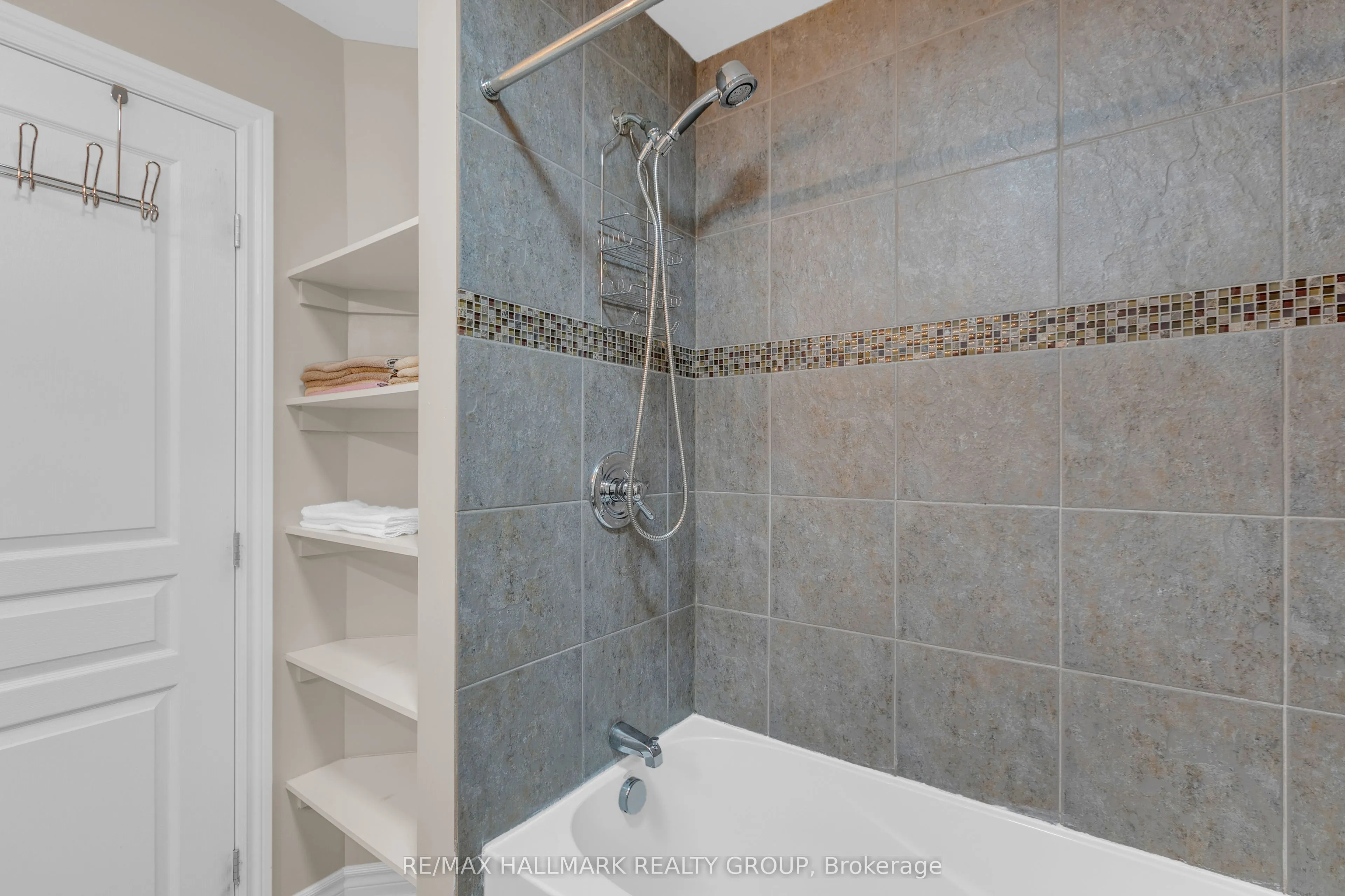 1125 Tischart Crescent