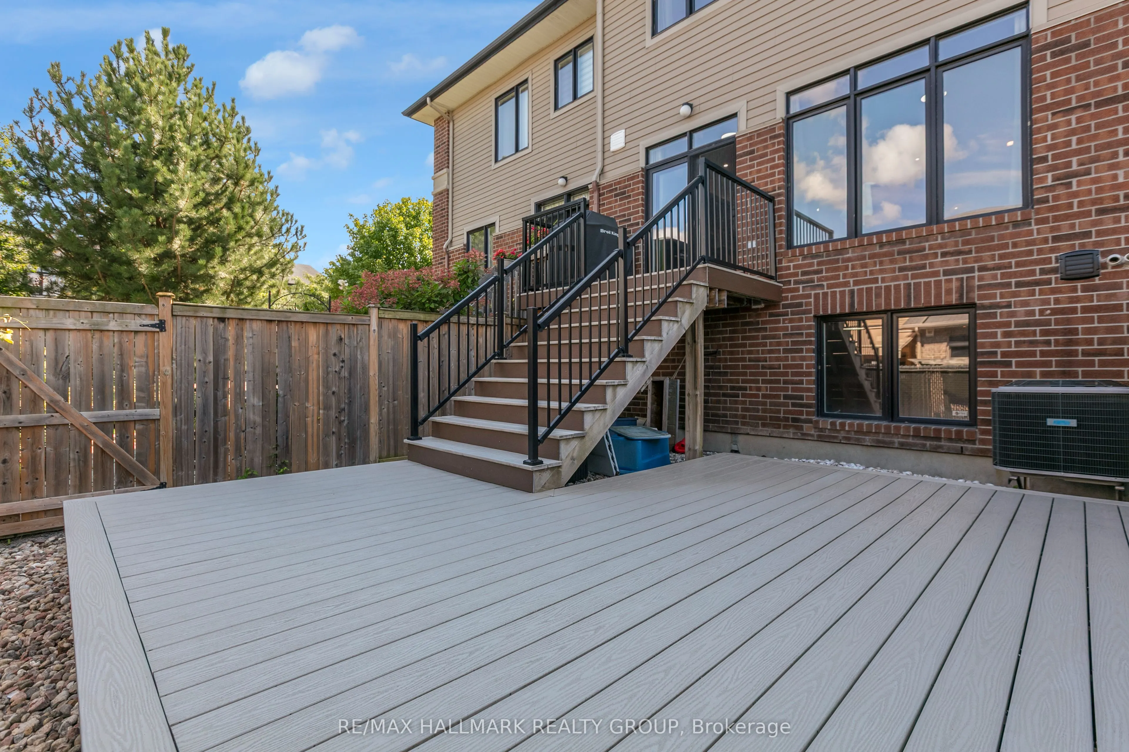 1125 Tischart Crescent