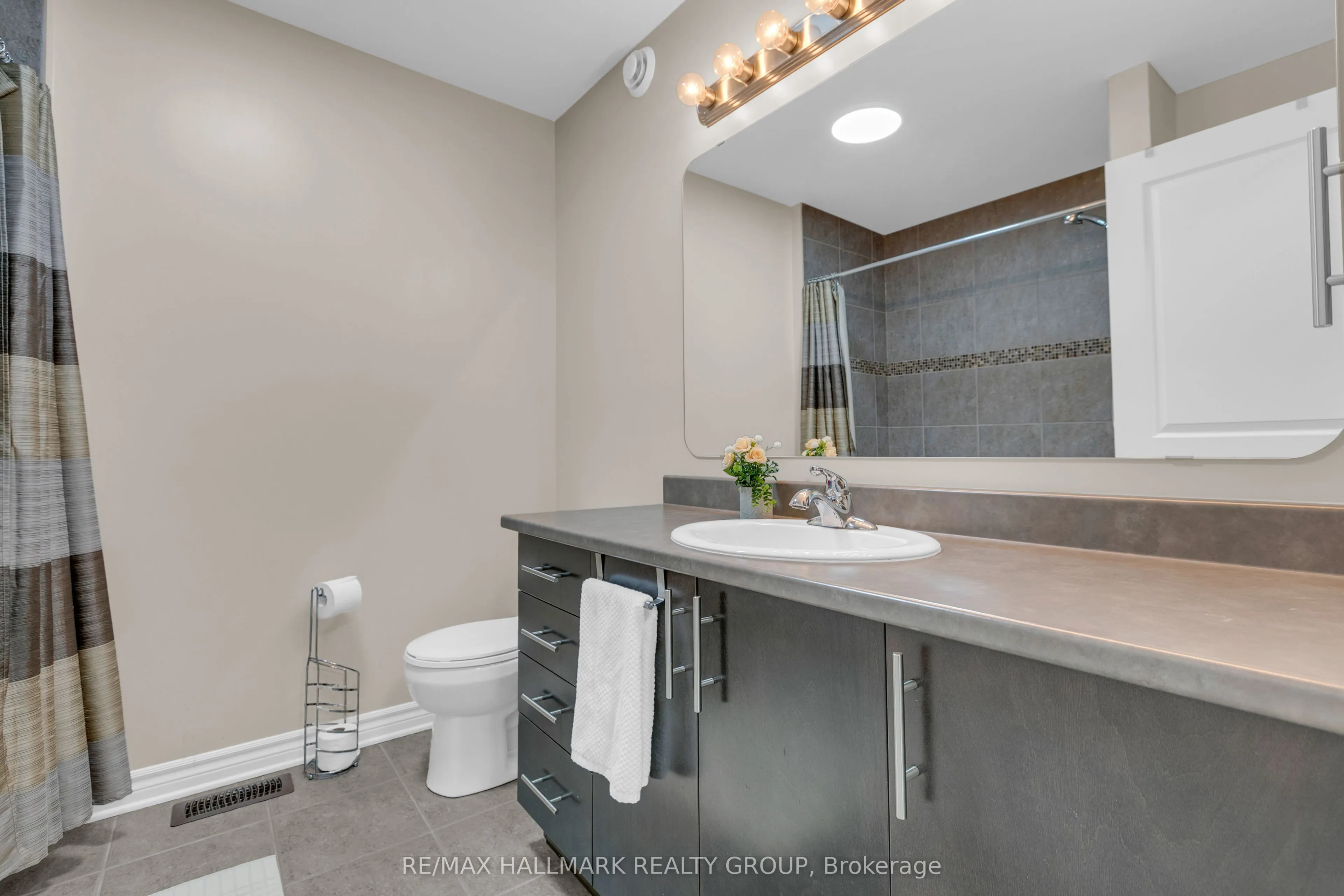 1125 Tischart Crescent