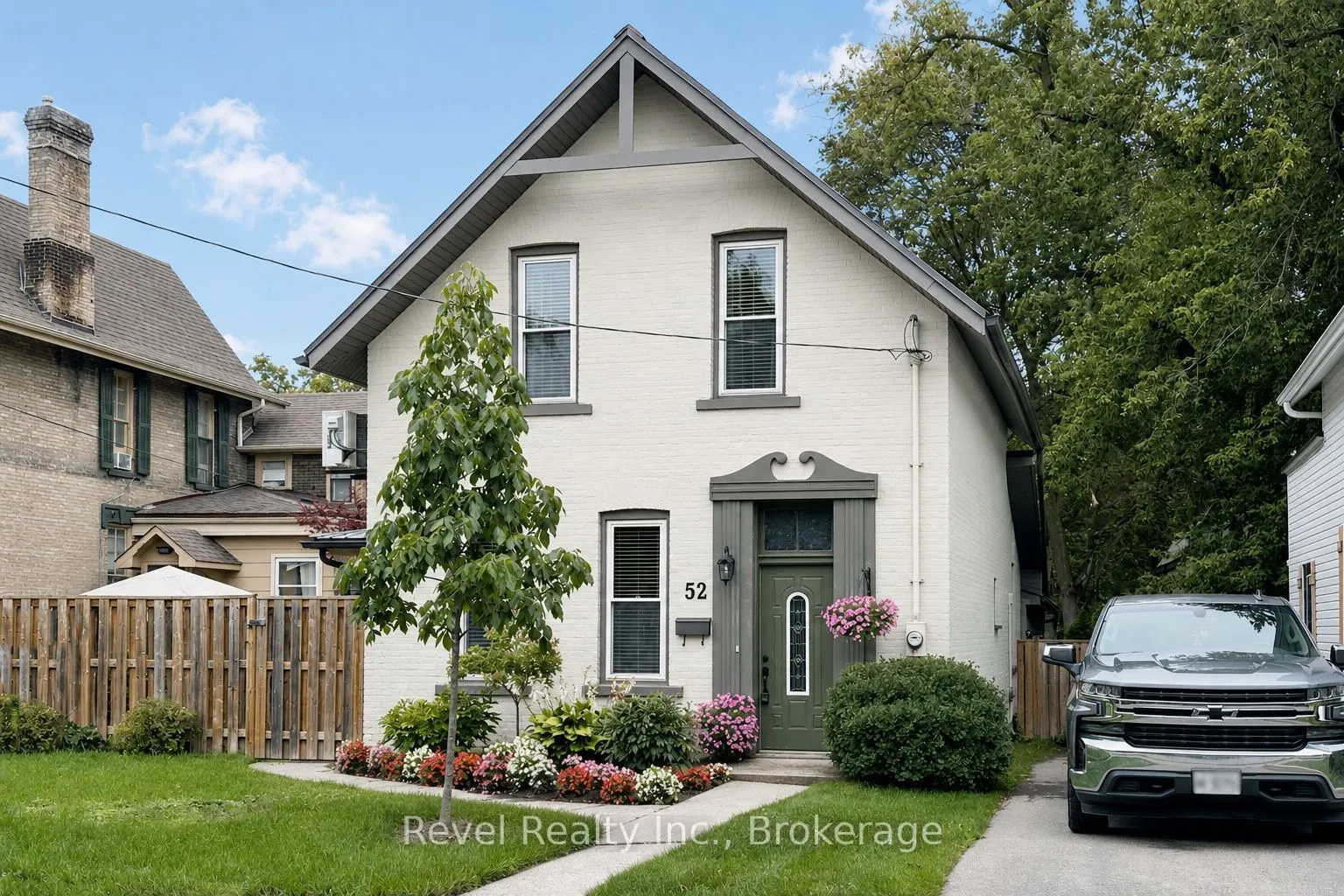 52 Cambridge Street N