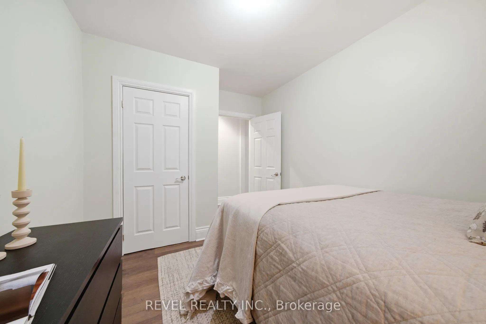52 Cambridge Street N