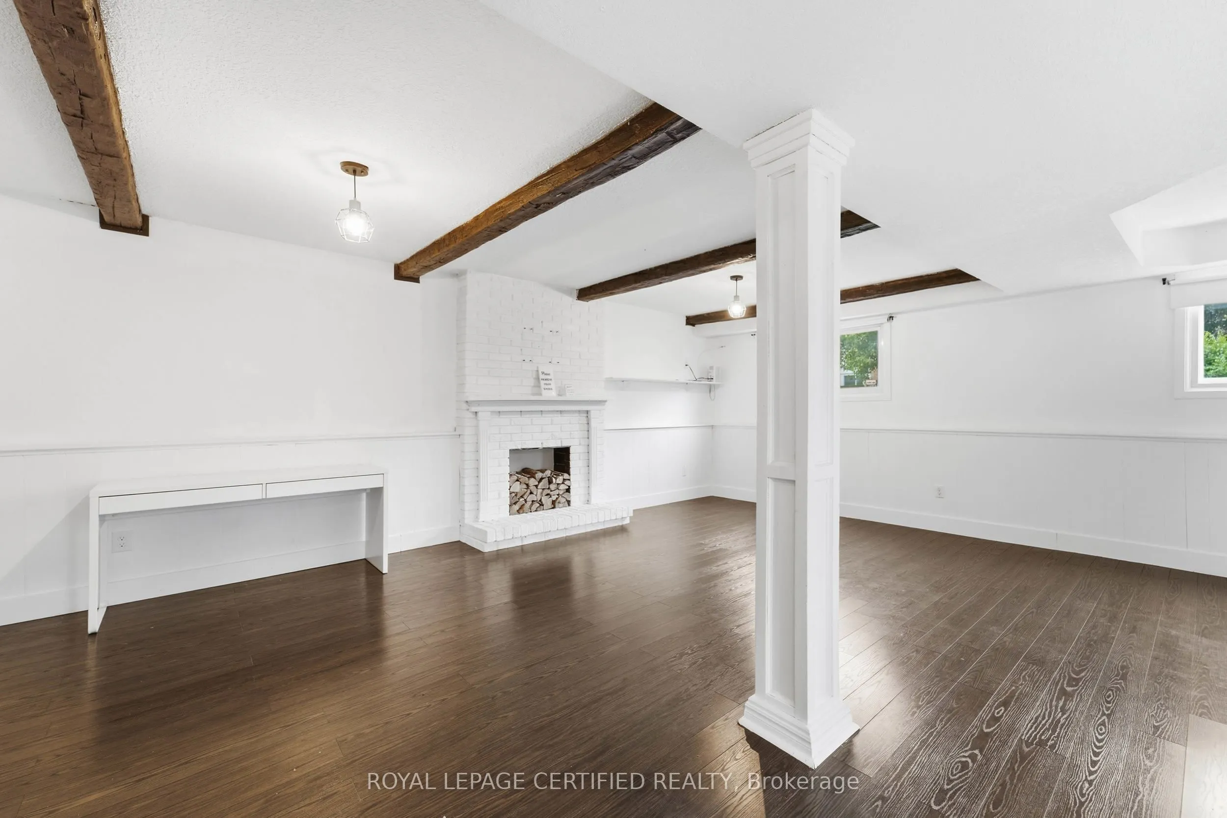 208 Deveron Crescent