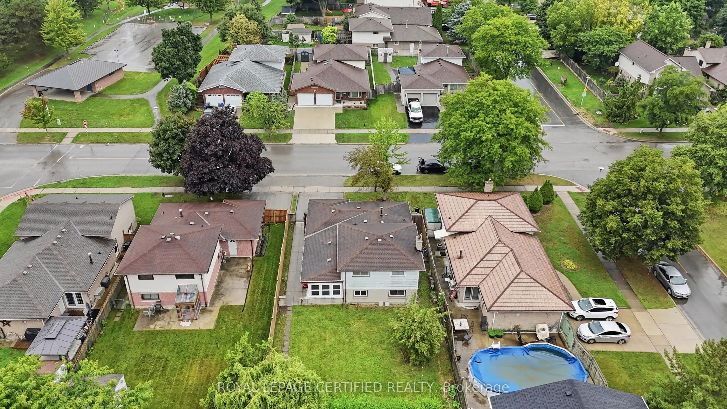208 Deveron Crescent