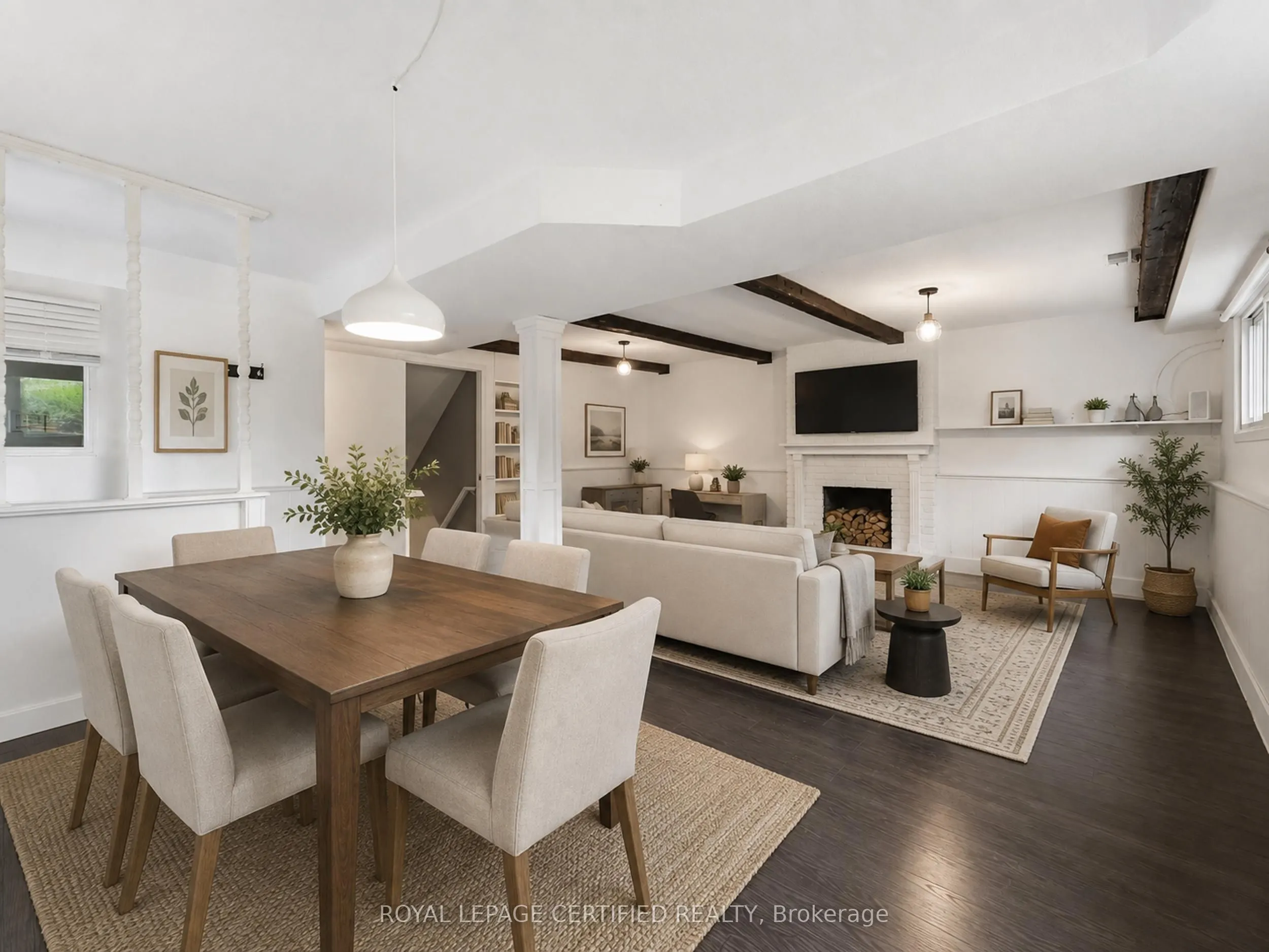208 Deveron Crescent