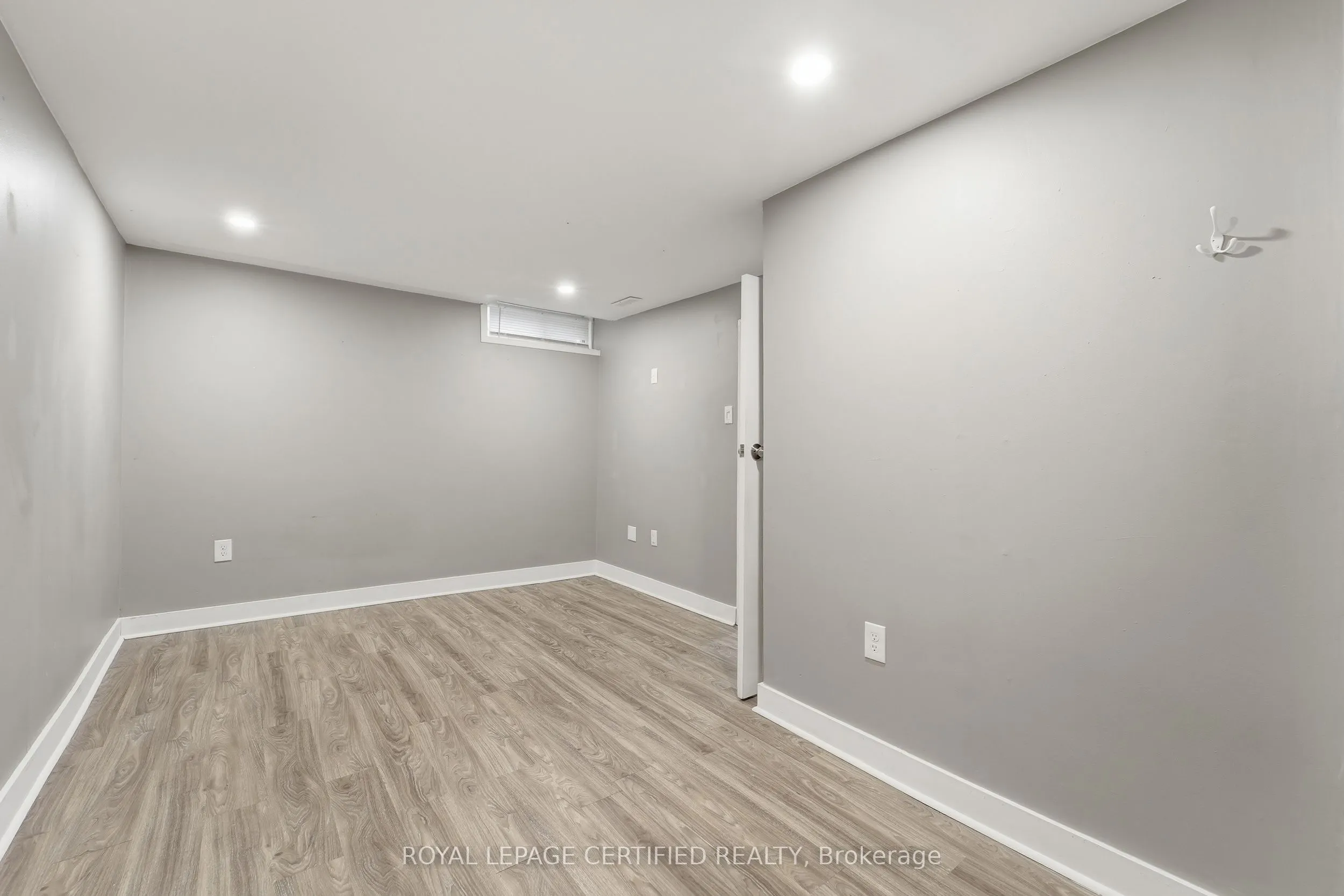 208 Deveron Crescent
