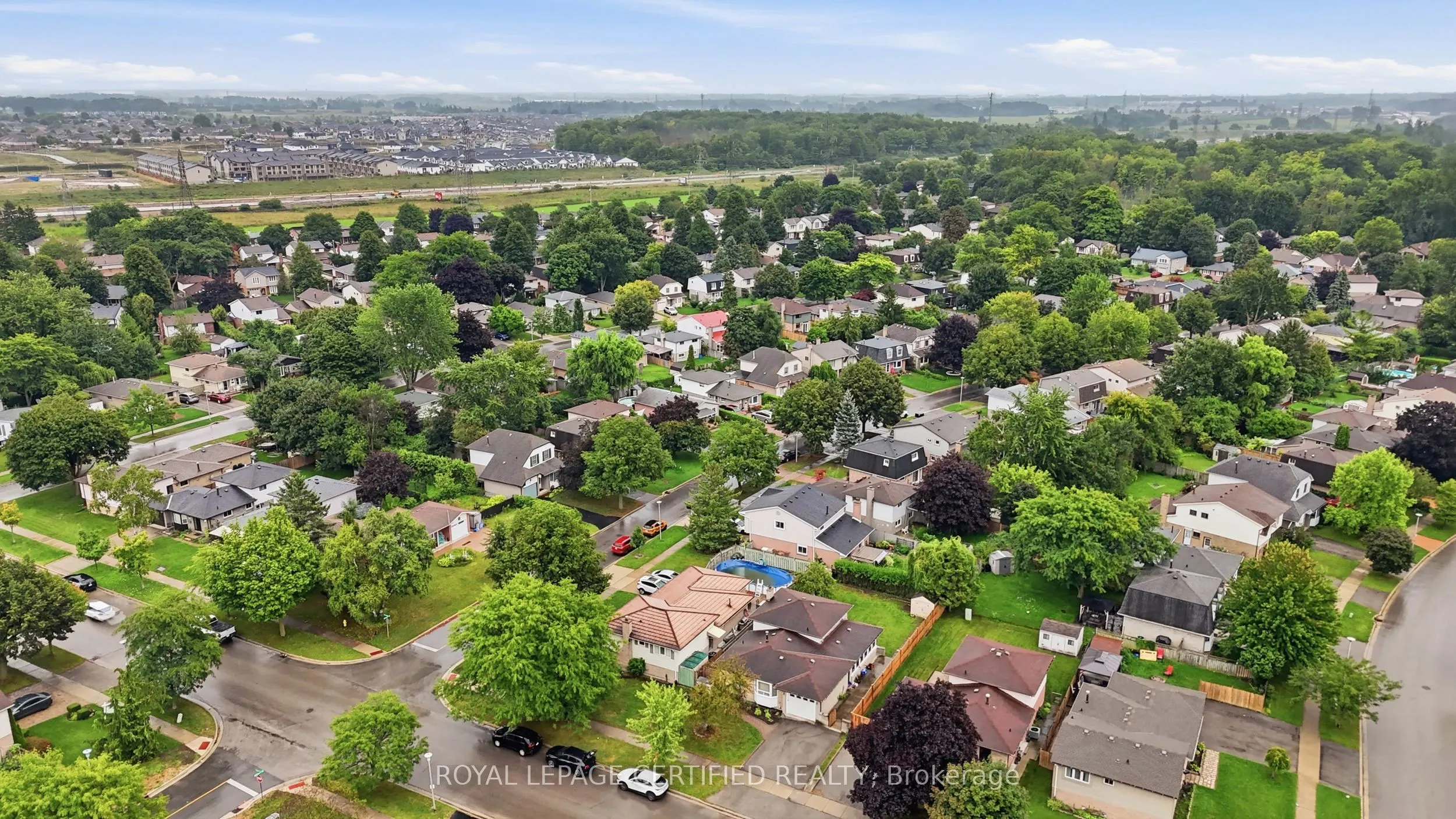 208 Deveron Crescent