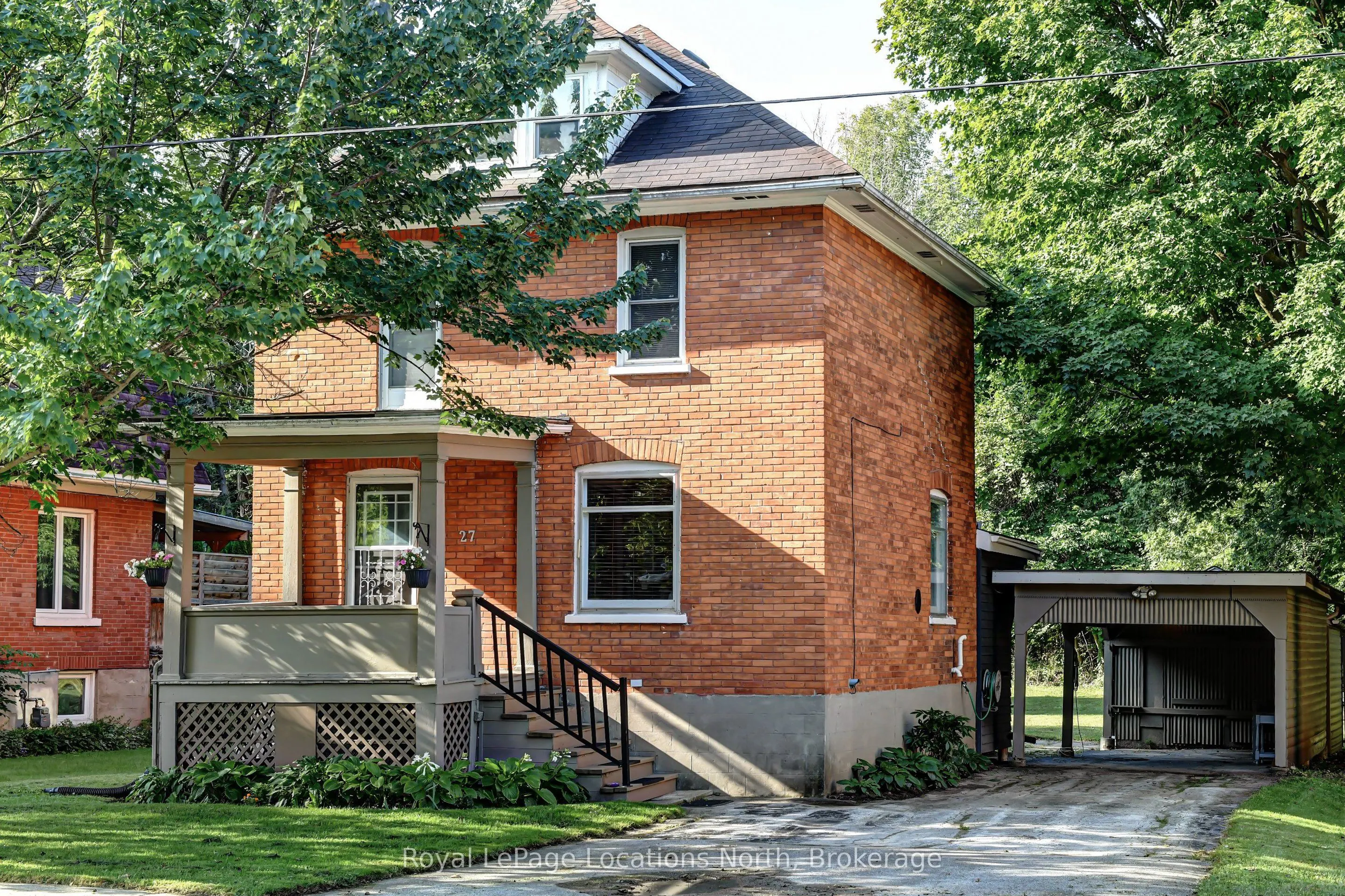 27 Edwin Street E