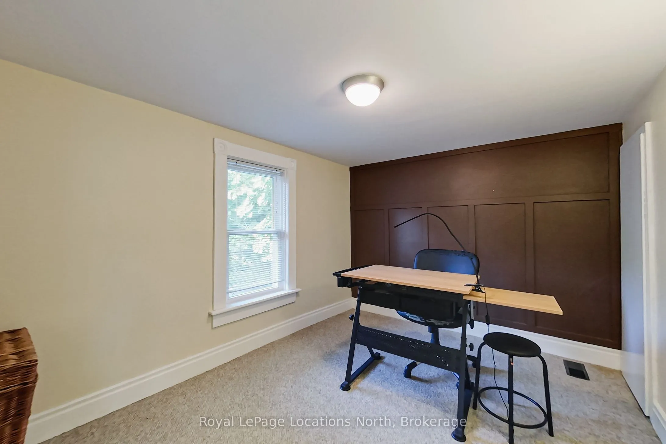 27 Edwin Street E