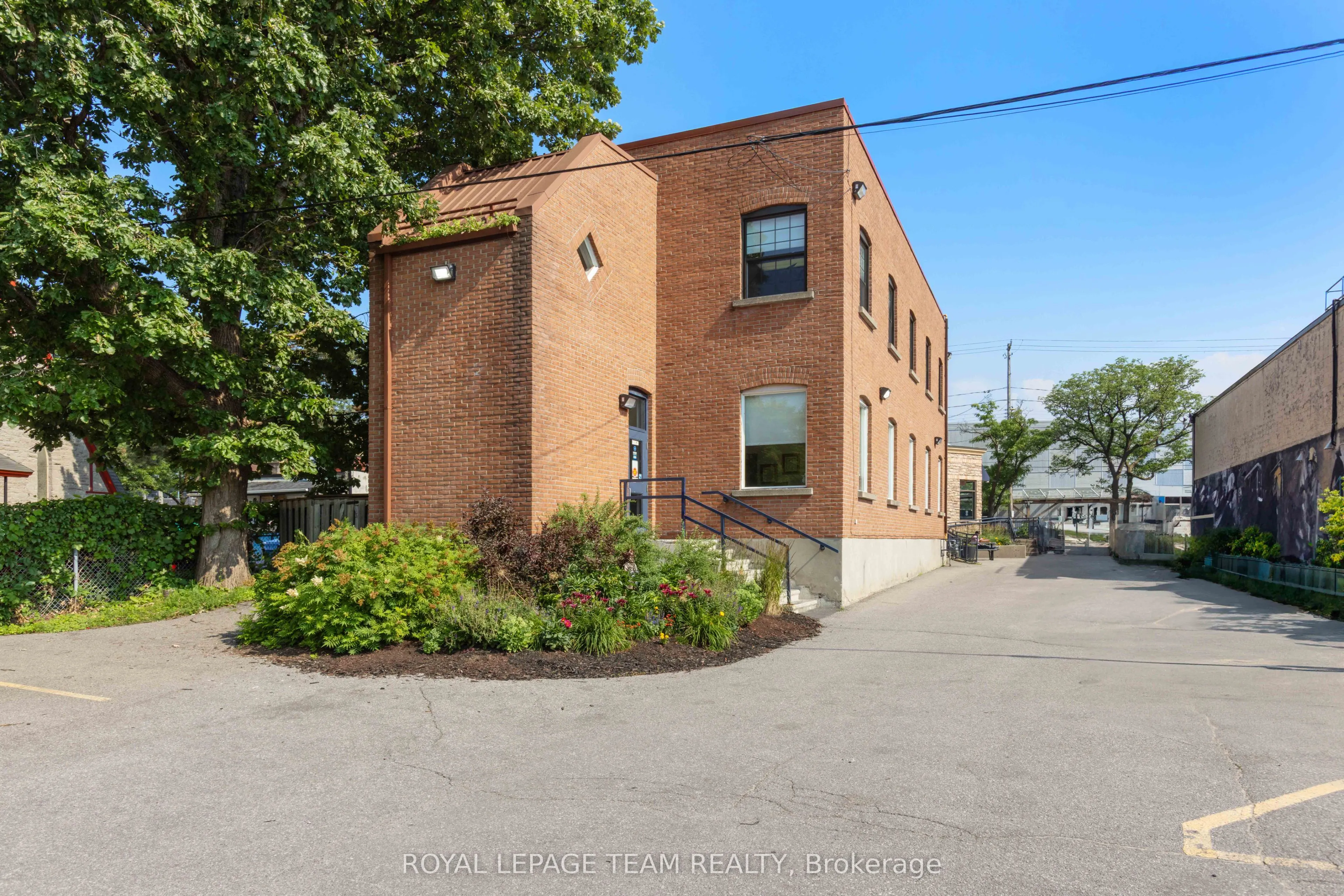 365 Richmond Road