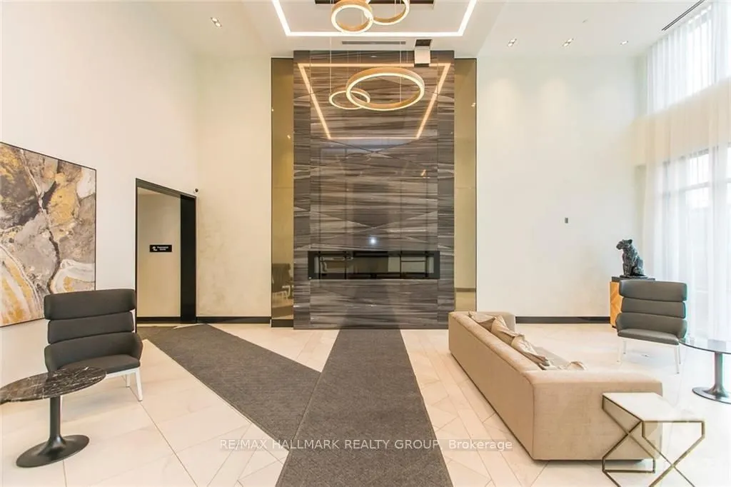 255 Bay Street #905