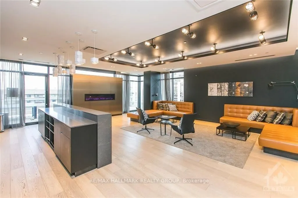 255 Bay Street #905