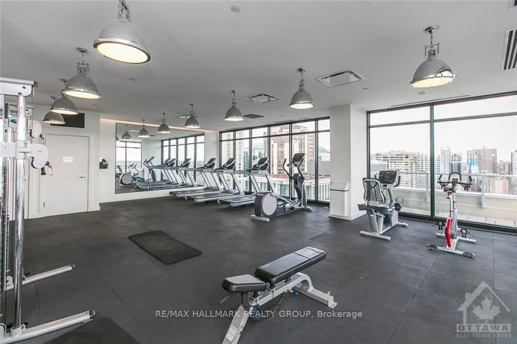 255 Bay Street #905