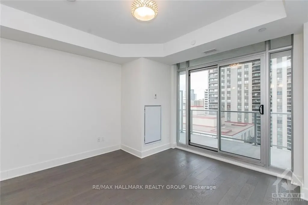 255 Bay Street #905