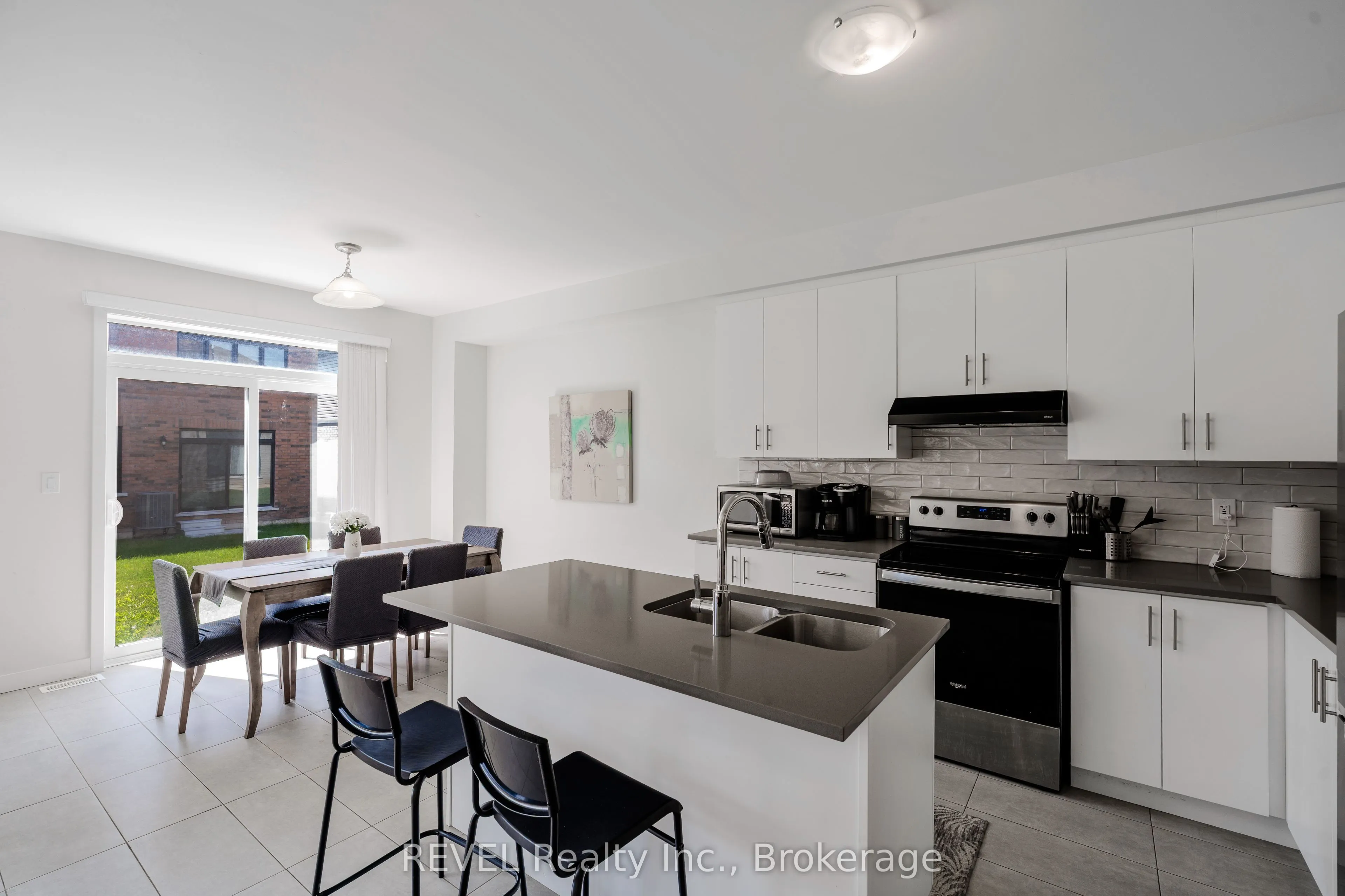 111 Sunflower Crescent