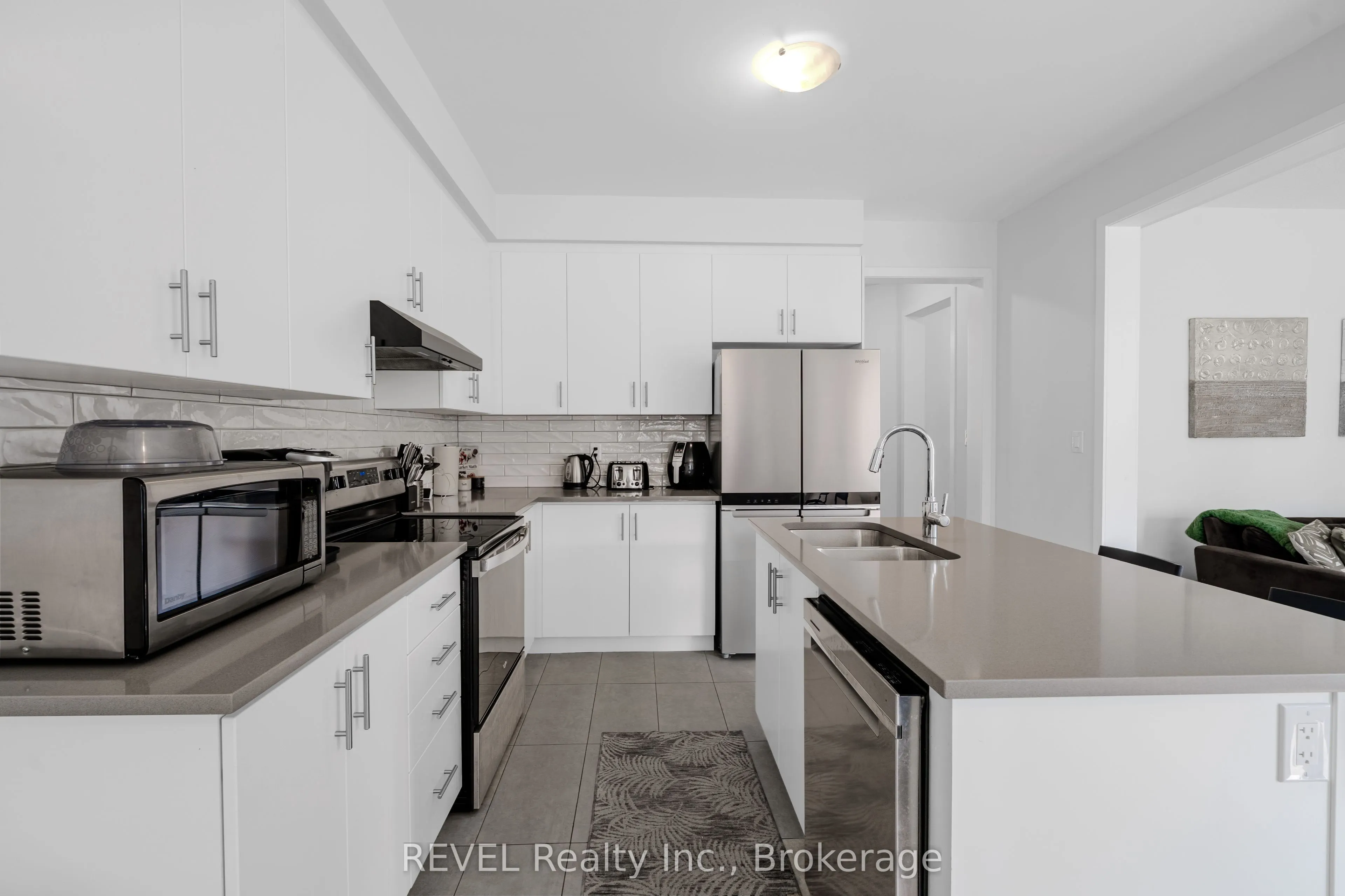 111 Sunflower Crescent
