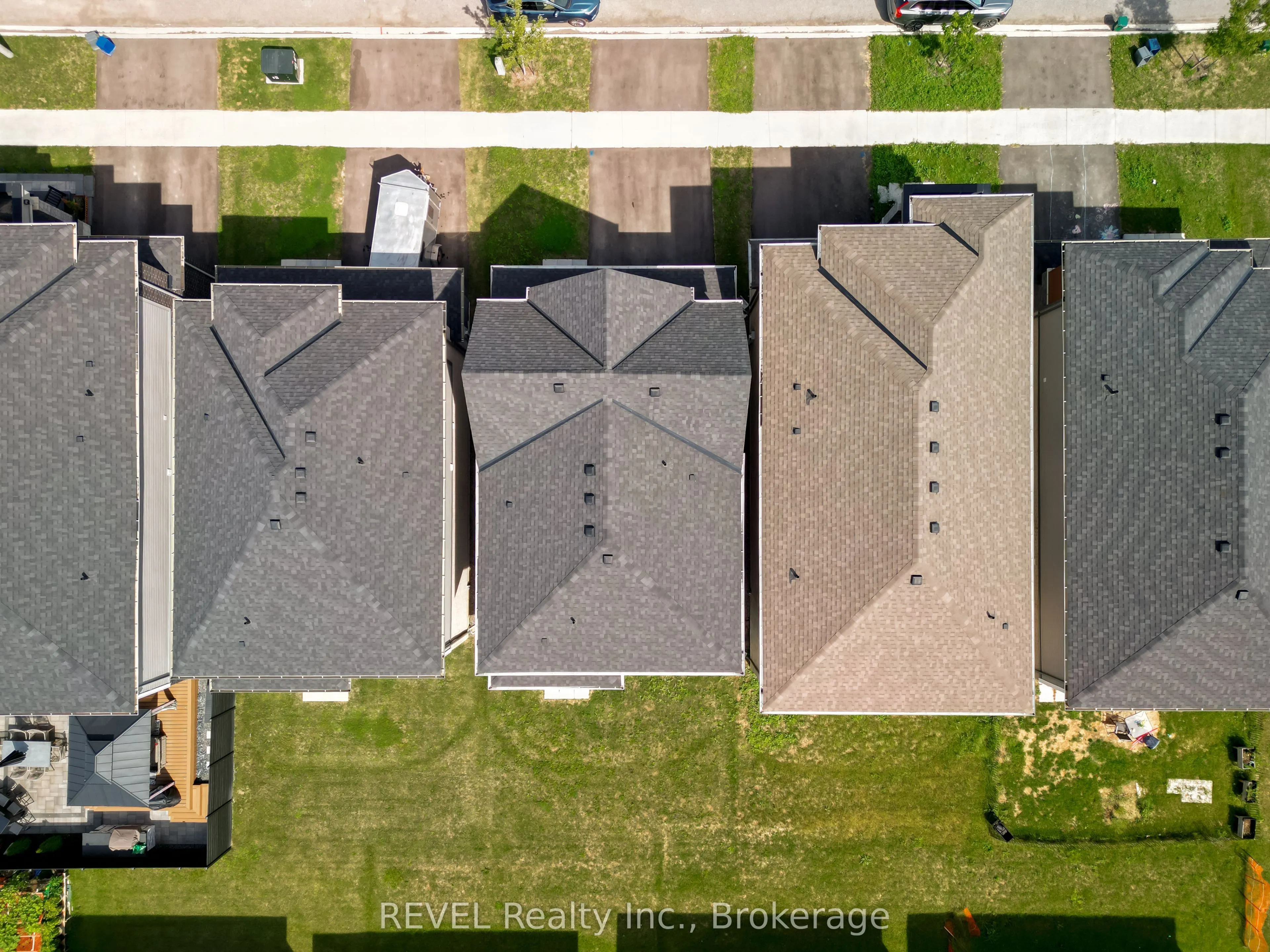 111 Sunflower Crescent